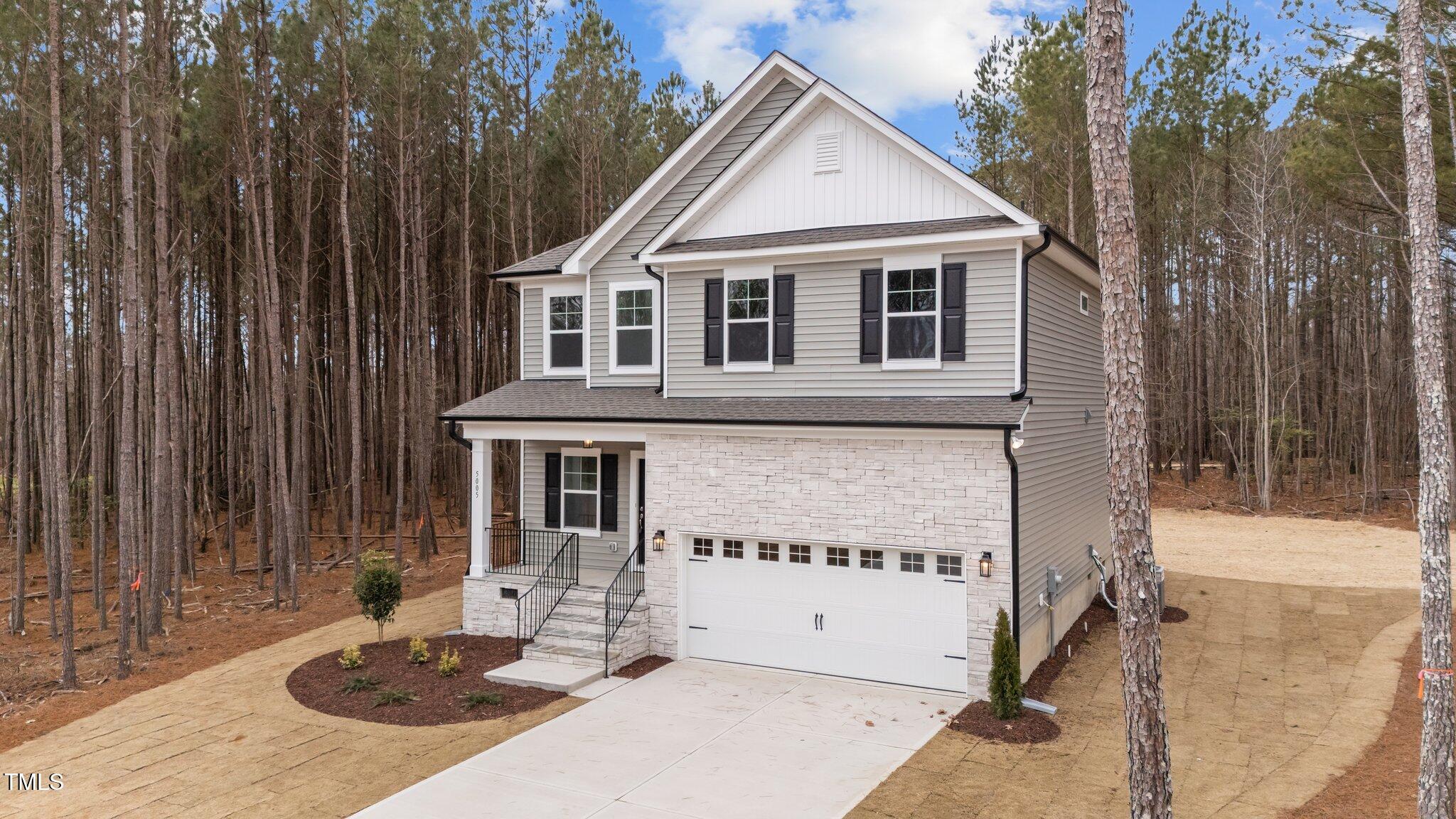 5005 Macleod Place