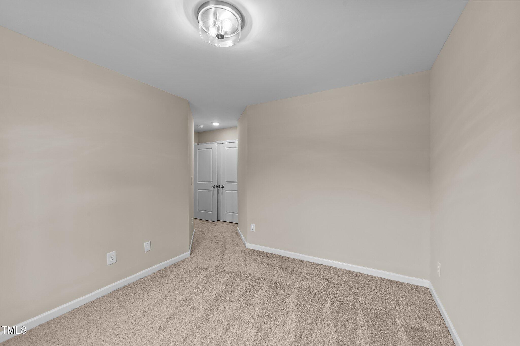 5005 Macleod Place