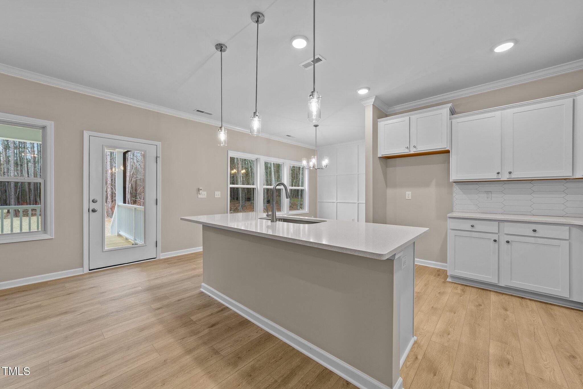 5005 Macleod Place
