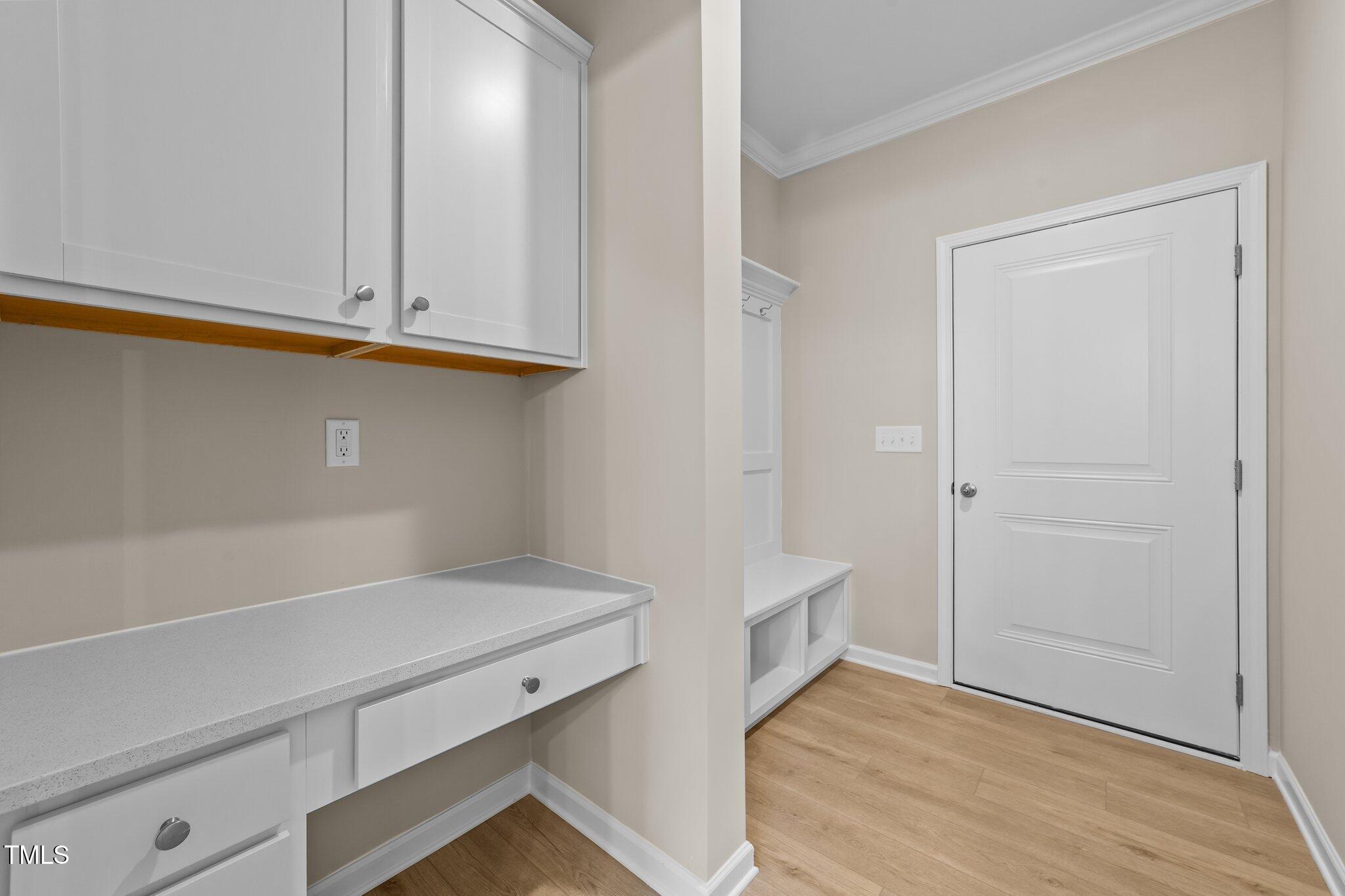 5005 Macleod Place