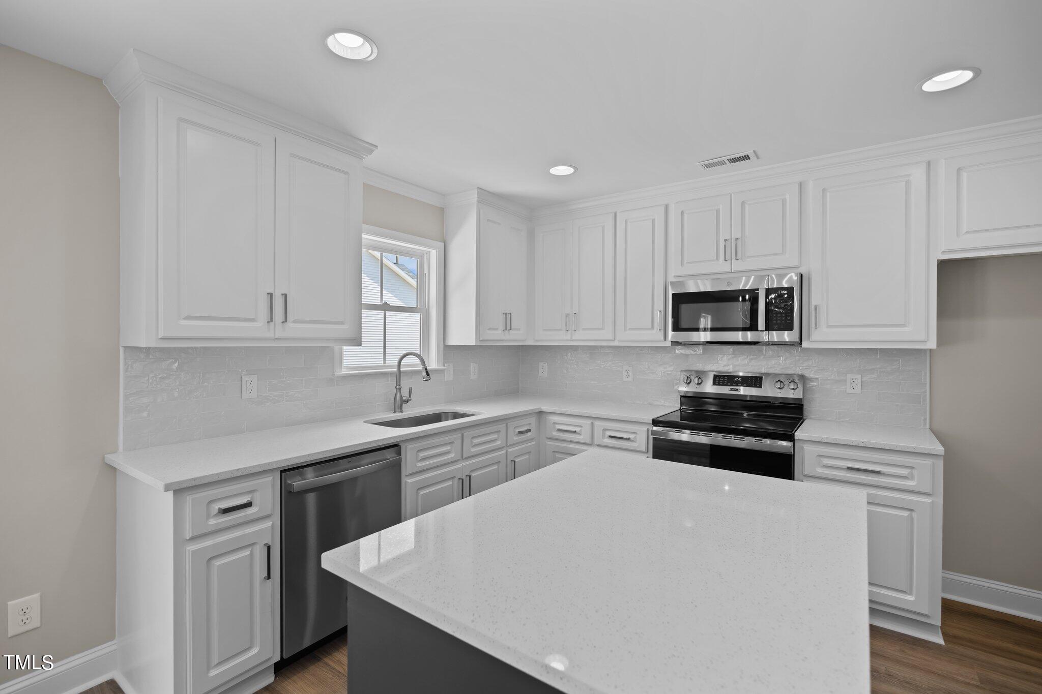 1011 Sunnybrook Road S
