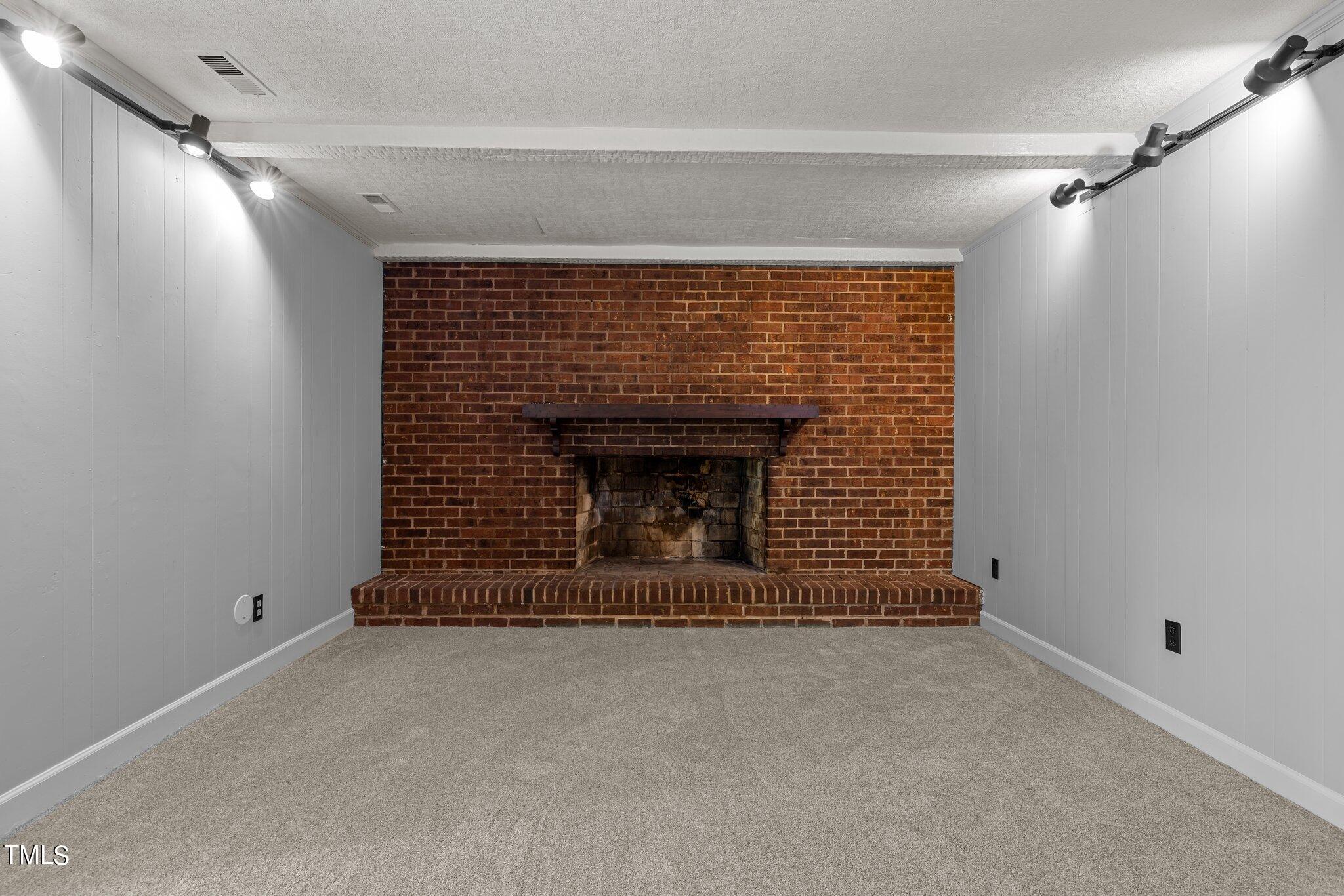 1024 Ivy Lane