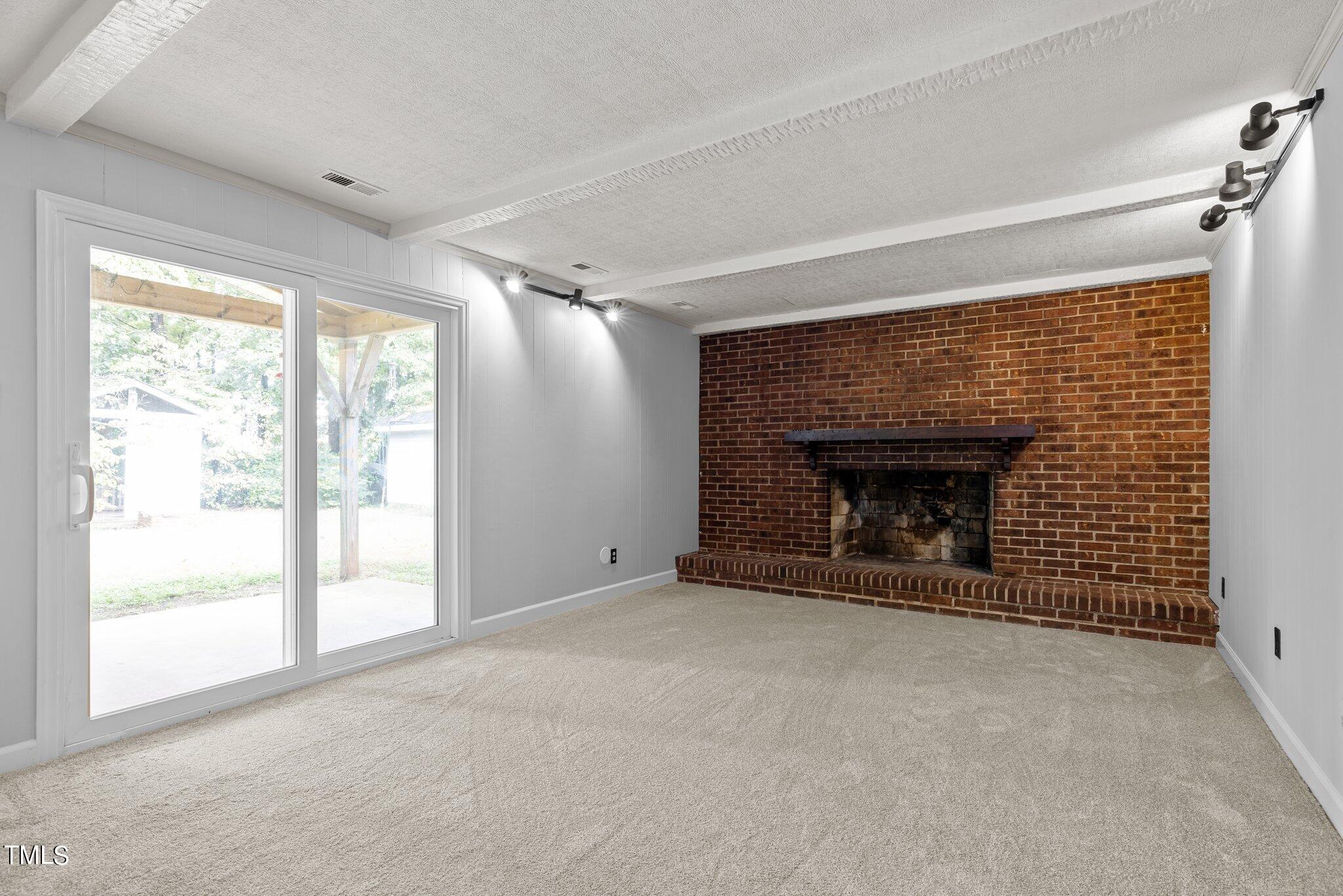 1024 Ivy Lane
