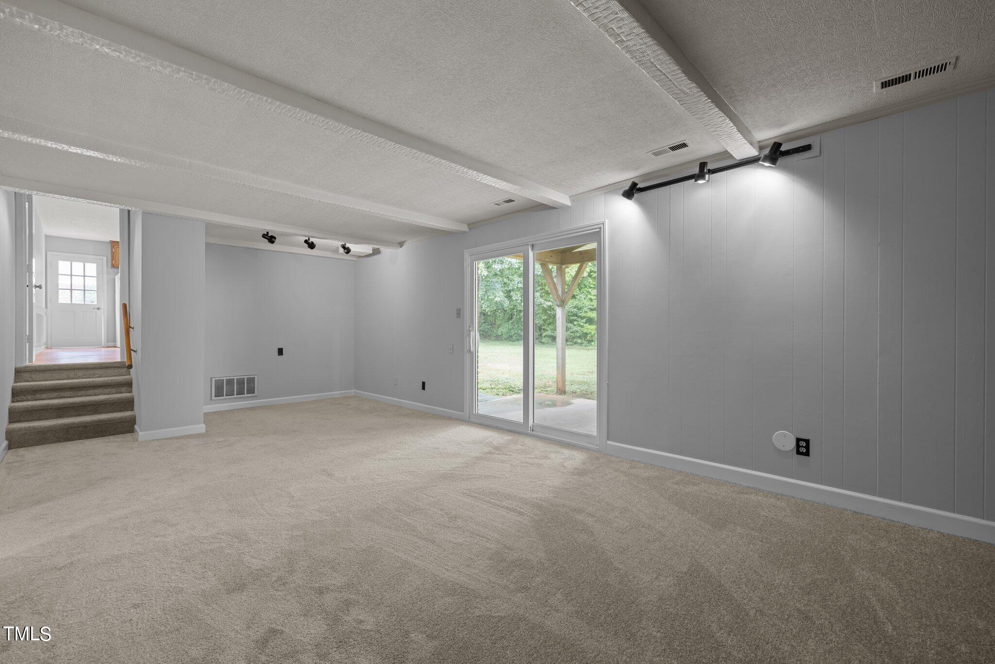 1024 Ivy Lane