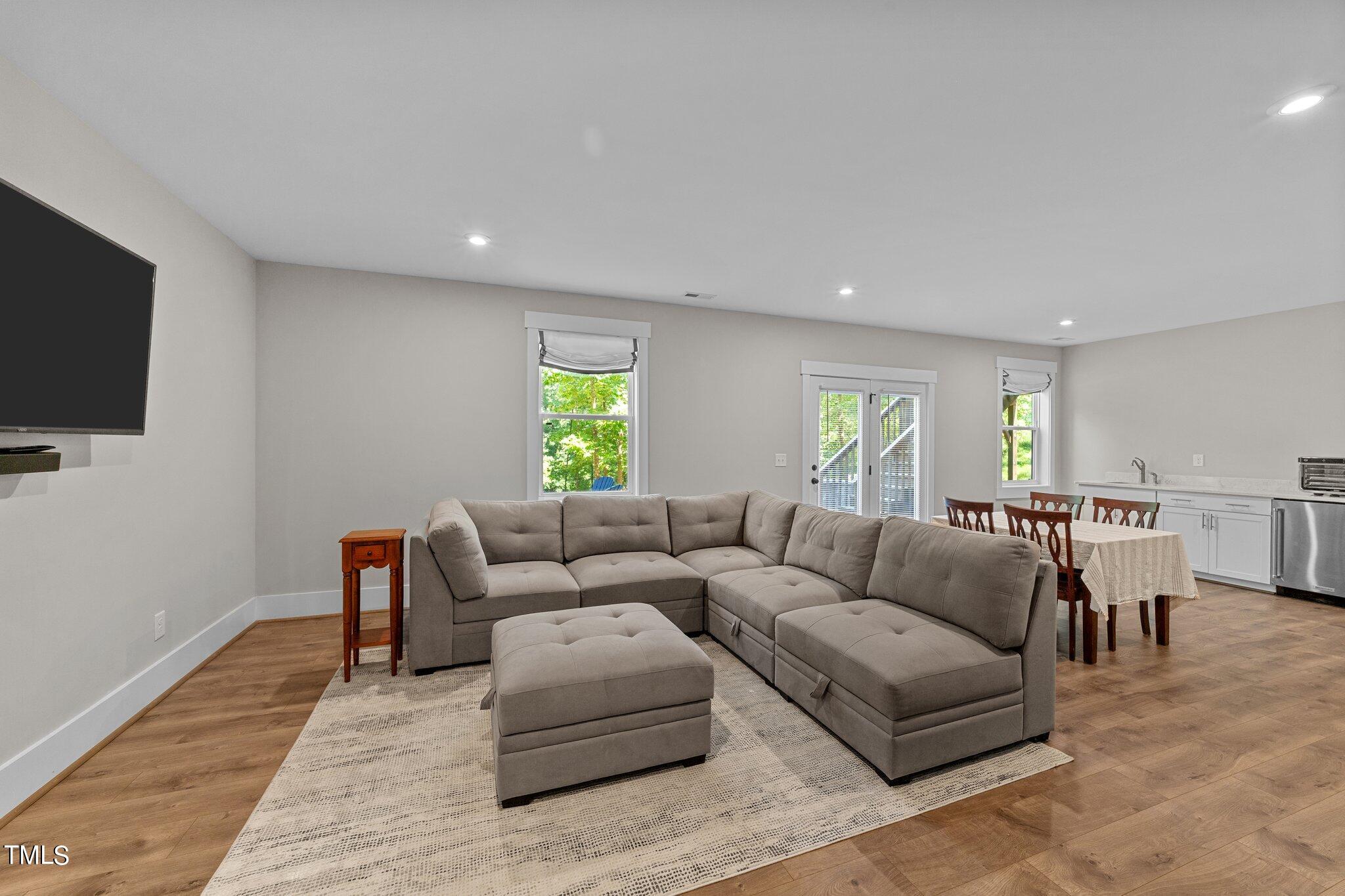 2517 Snyder Lane