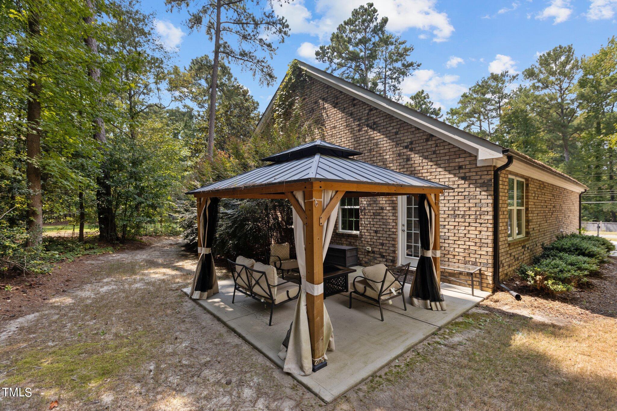 1307 Pineview Drive