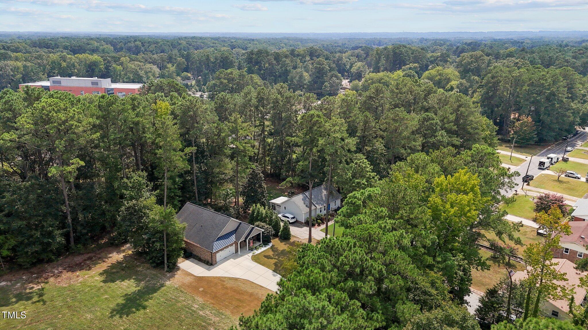 1307 Pineview Drive