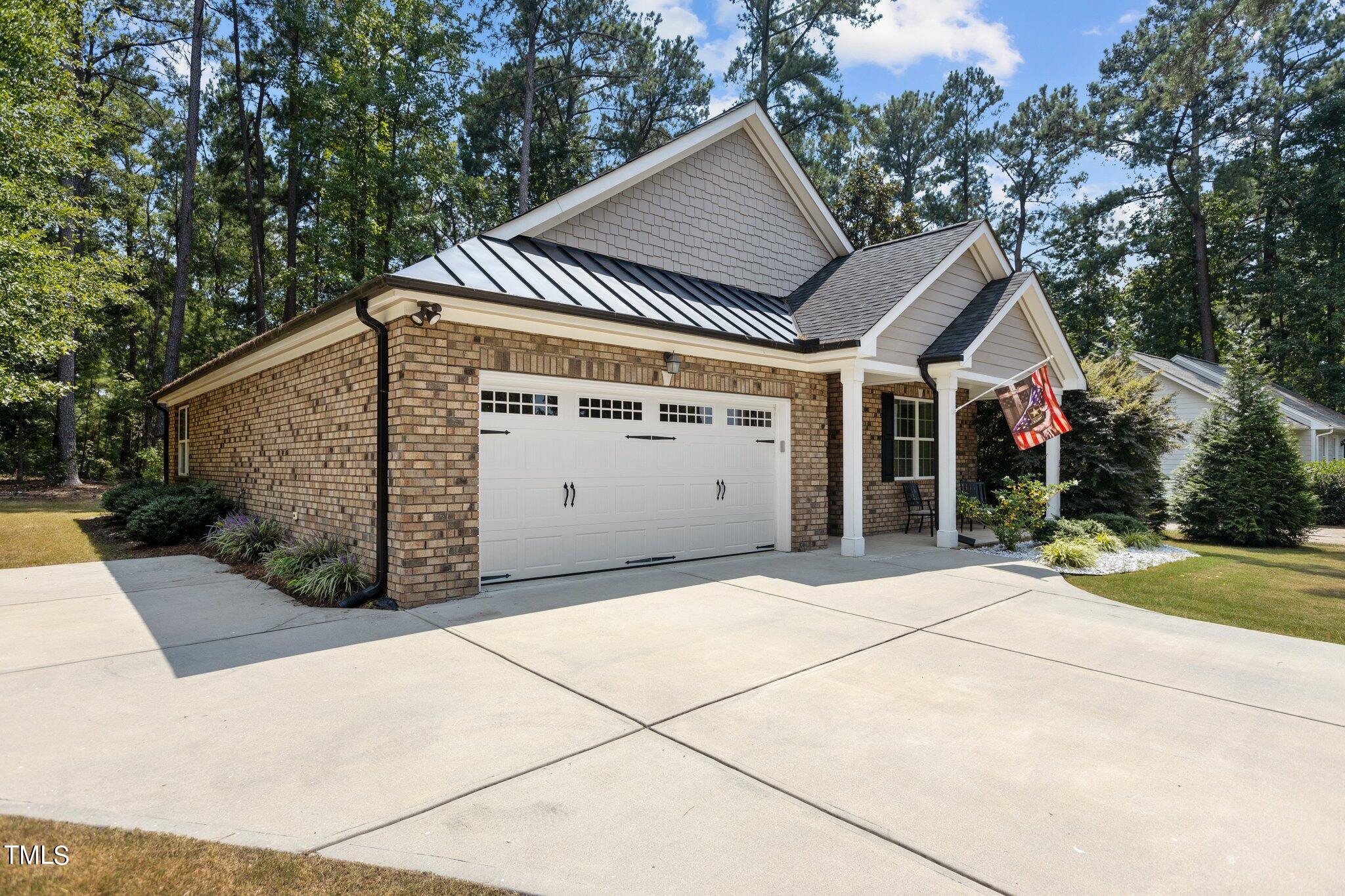1307 Pineview Drive