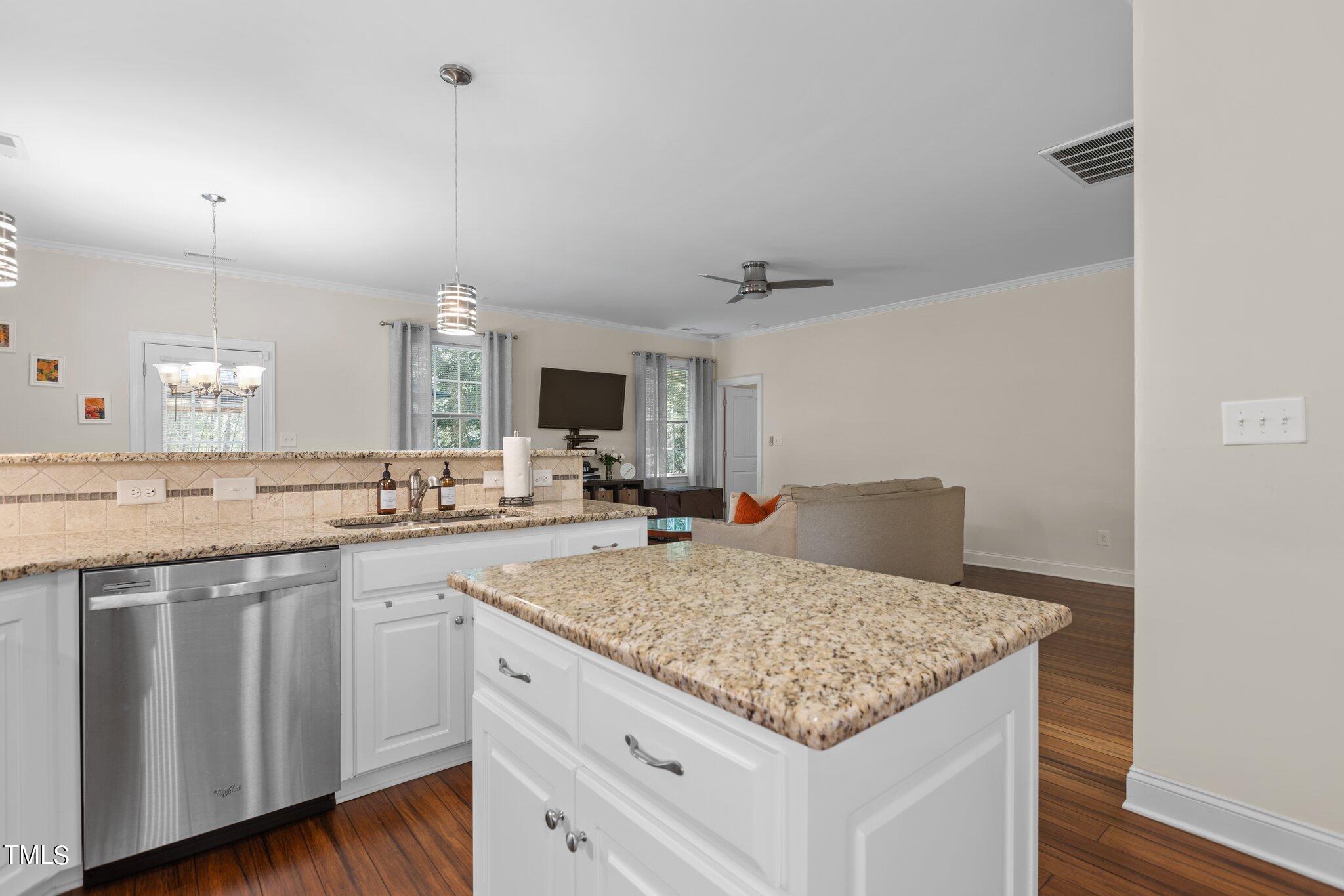 1307 Pineview Drive
