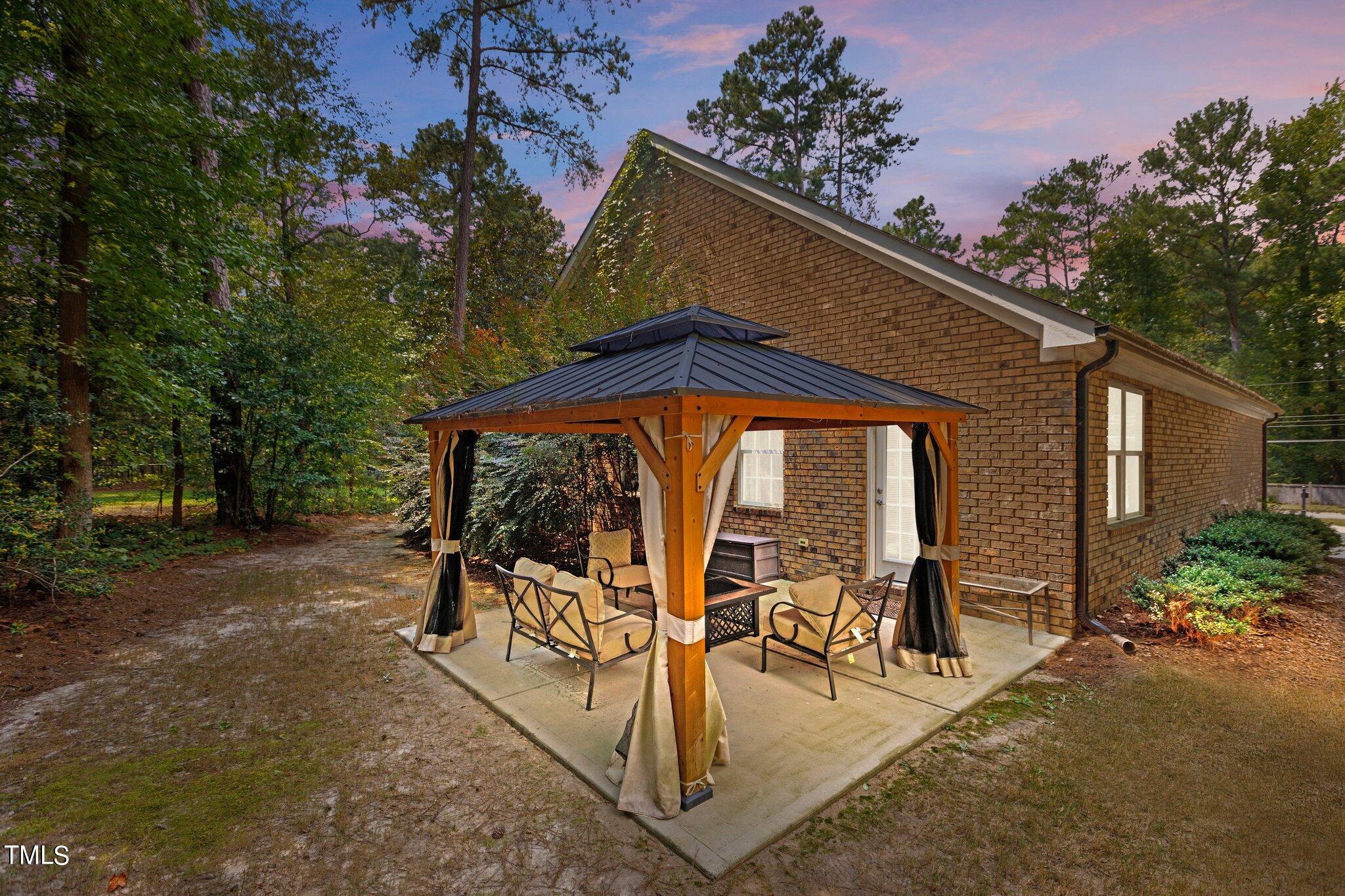 1307 Pineview Drive