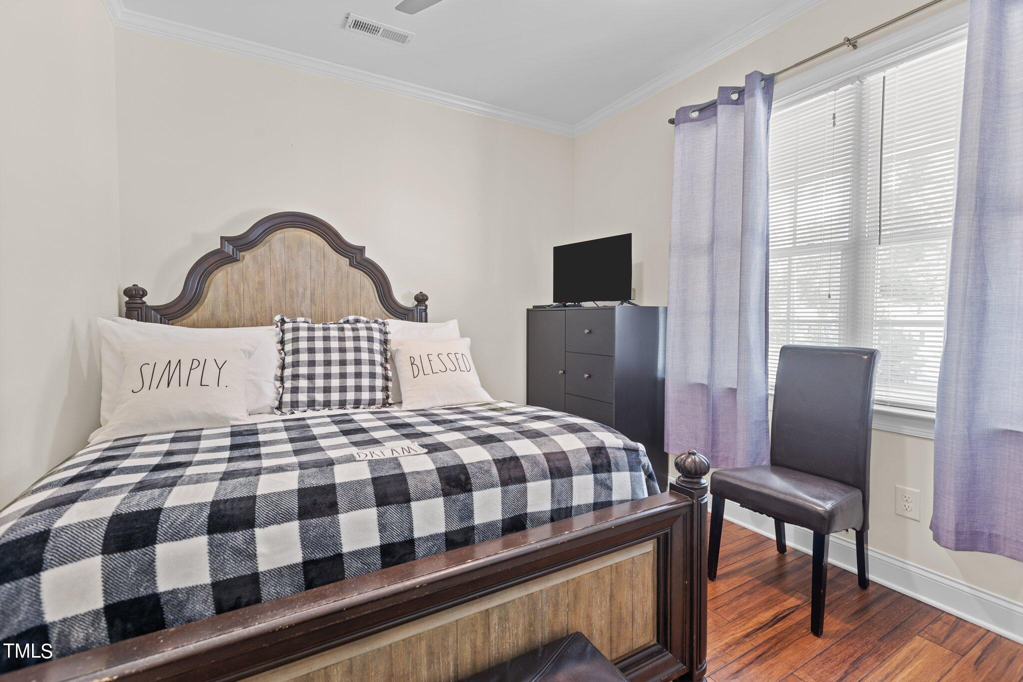 1307 Pineview Drive