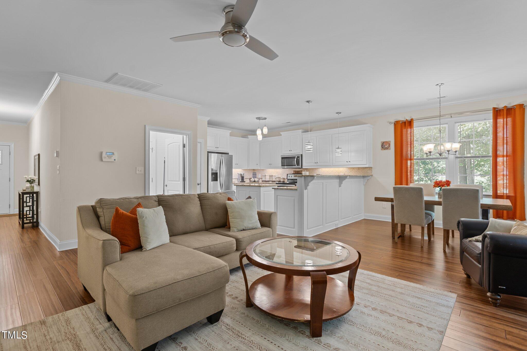1307 Pineview Drive