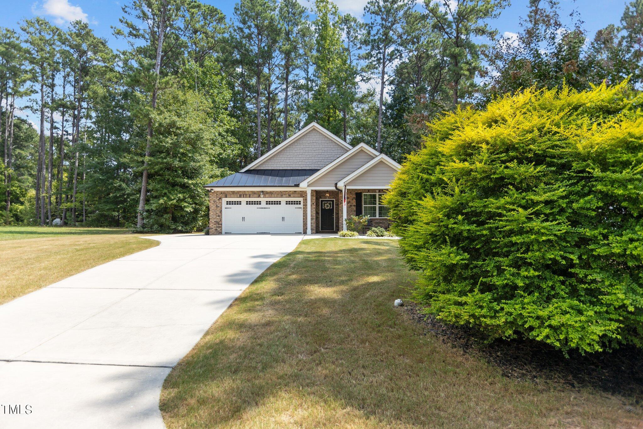 1307 Pineview Drive