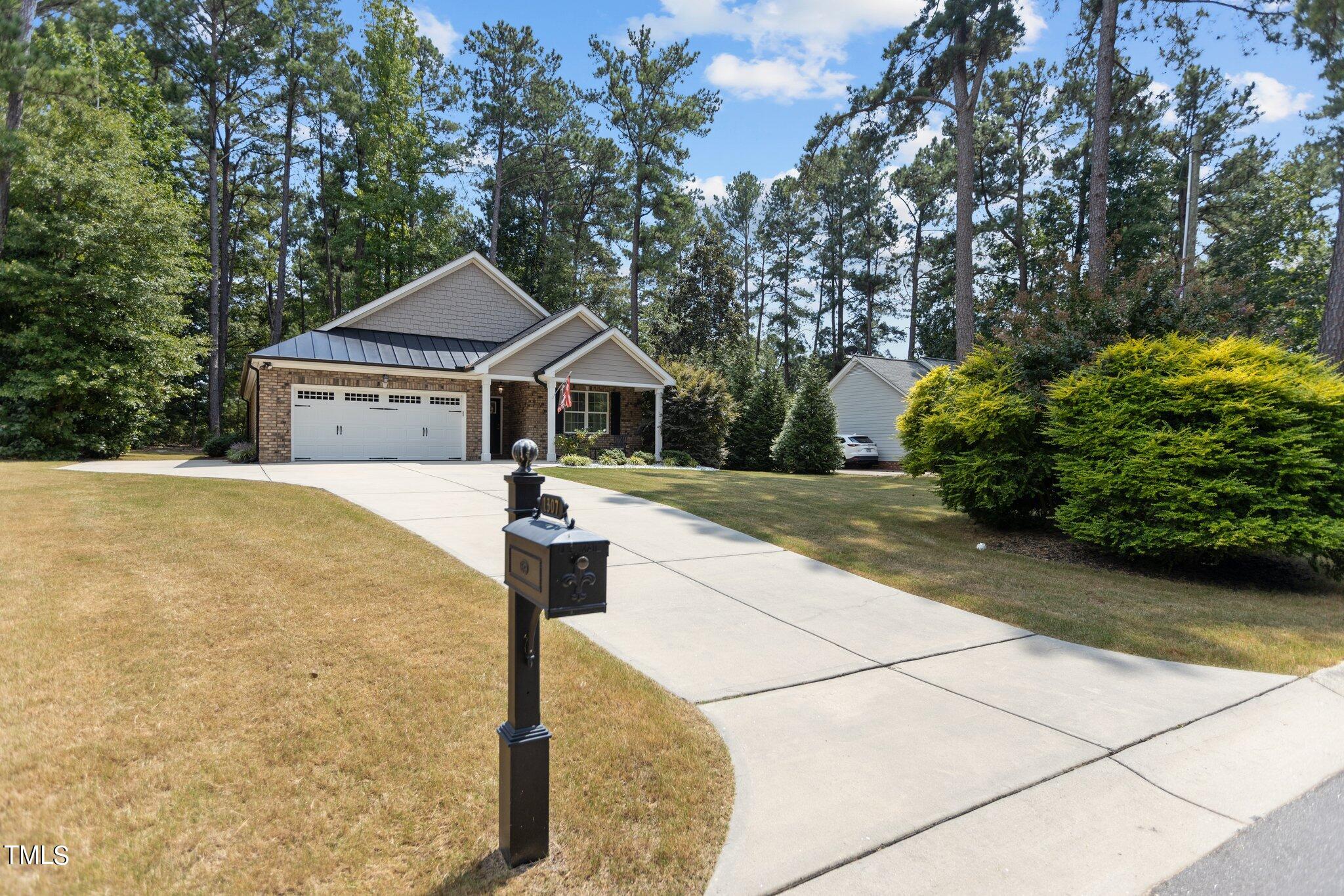 1307 Pineview Drive