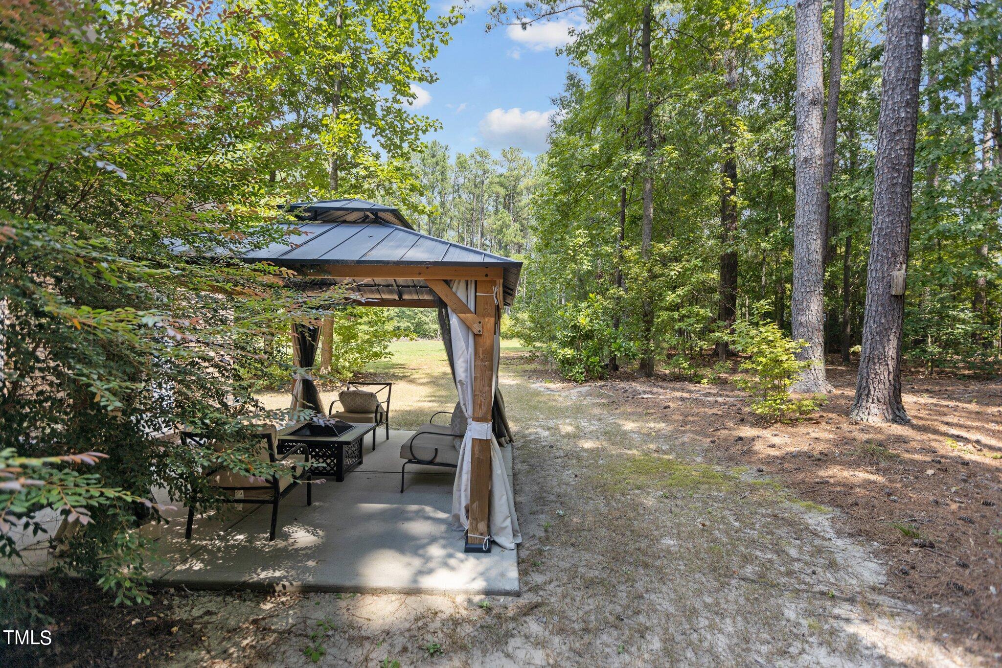 1307 Pineview Drive
