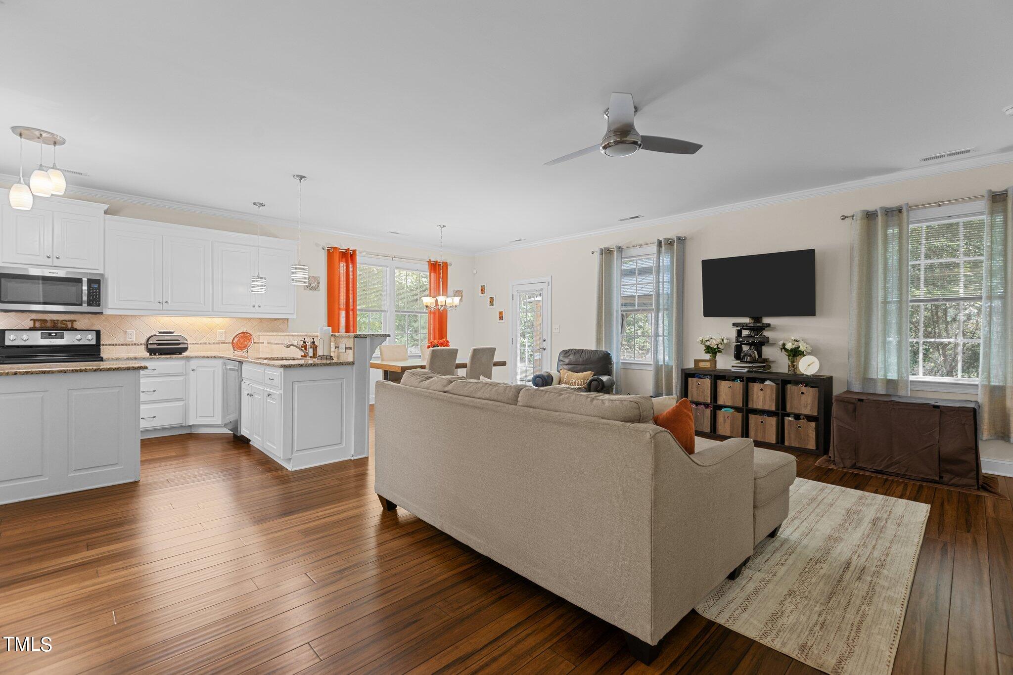 1307 Pineview Drive