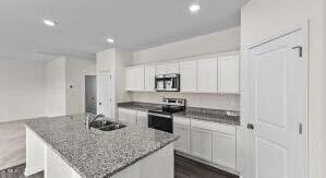 16 Rolling Banks Drive