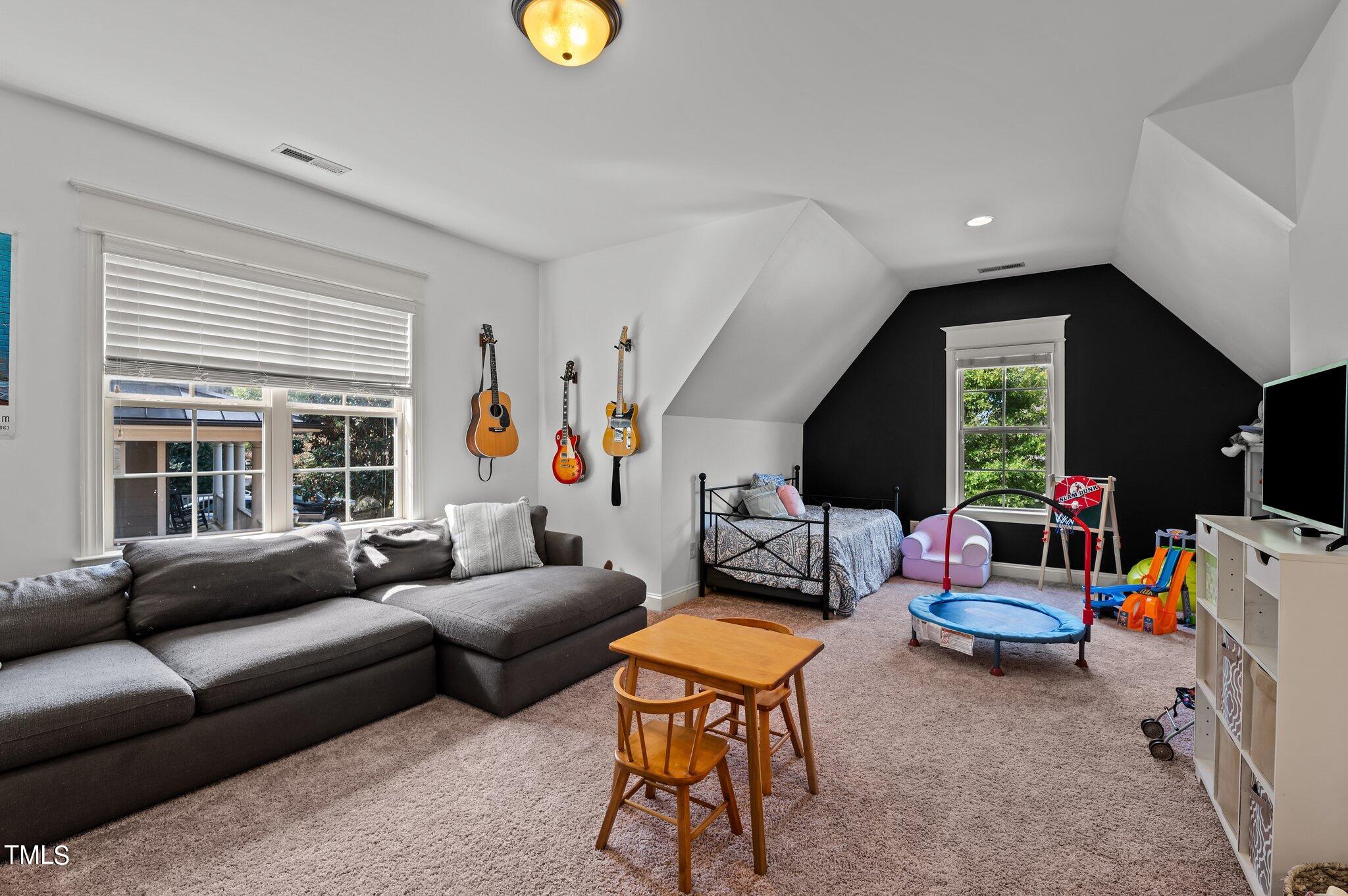1008 Shasta Daisy Drive