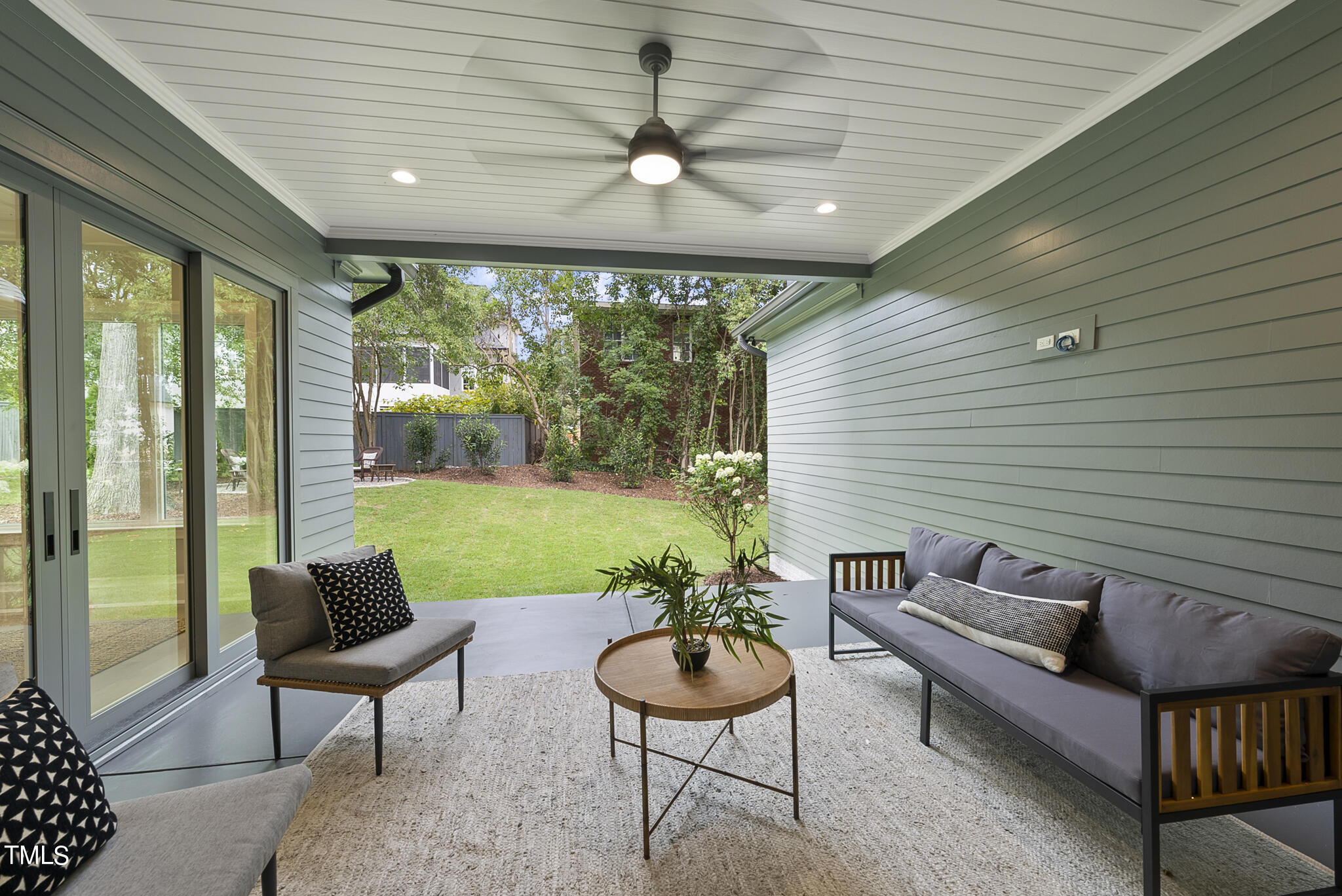 3414 Bradley Place