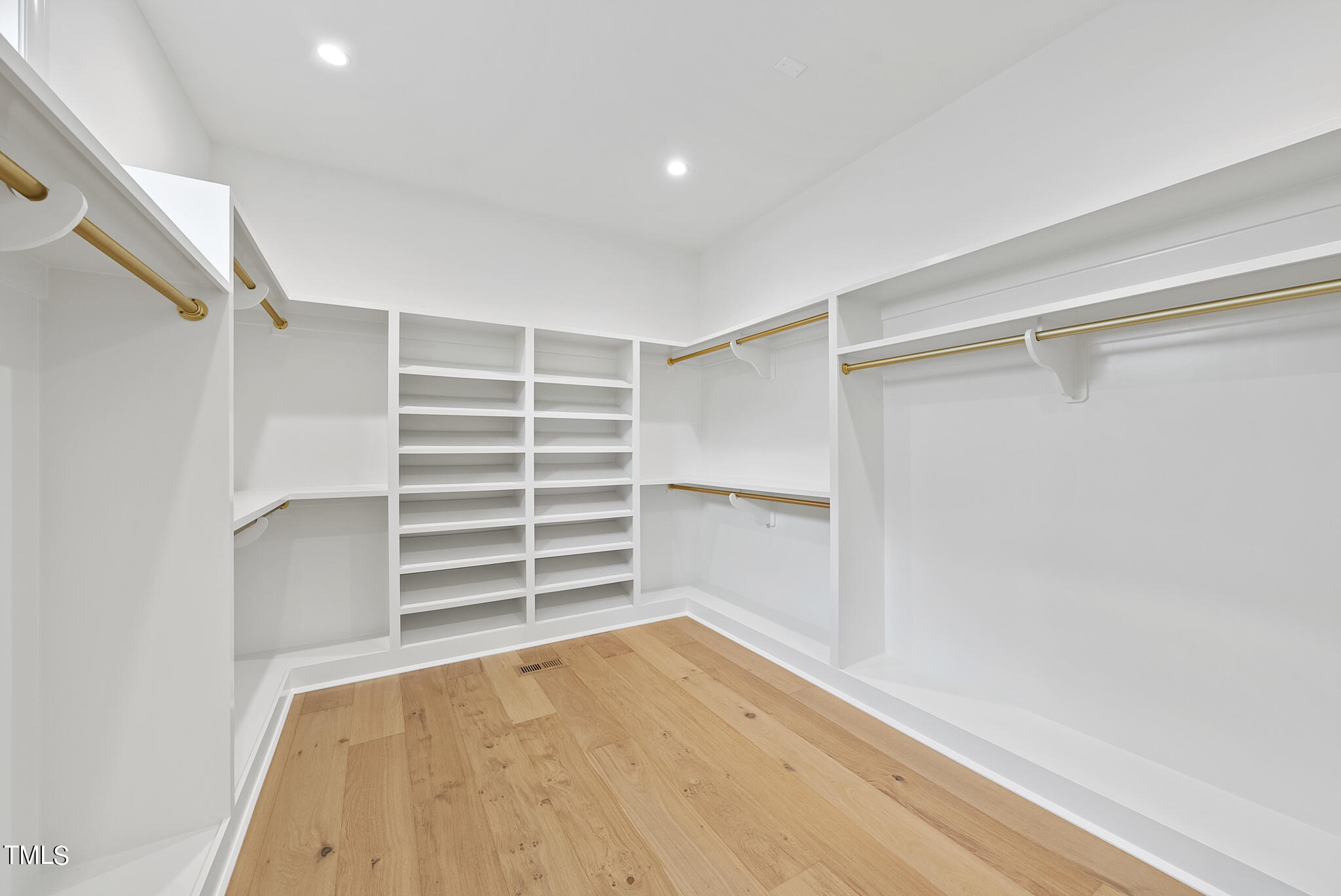 3414 Bradley Place