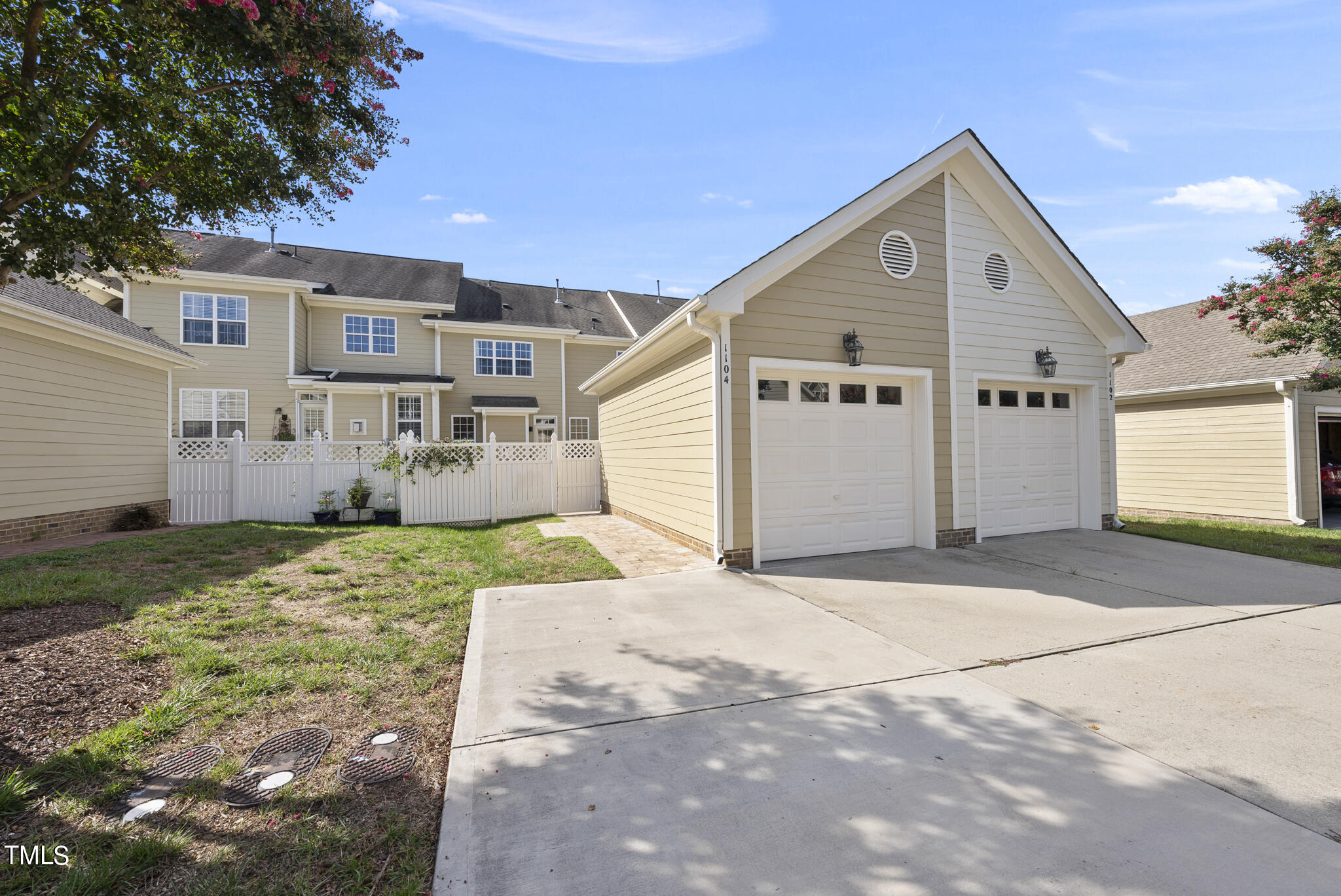 1104 Denby Point