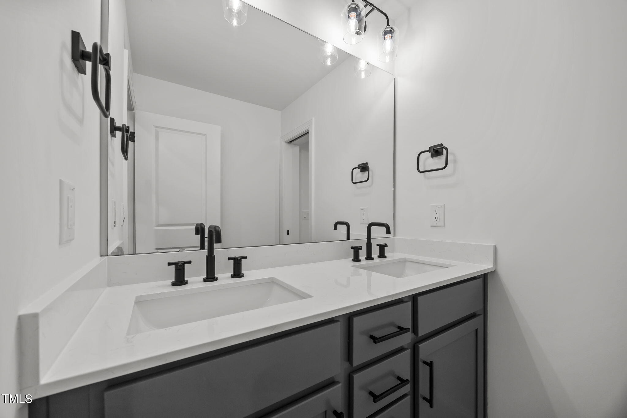 2621 Silver Gate Court