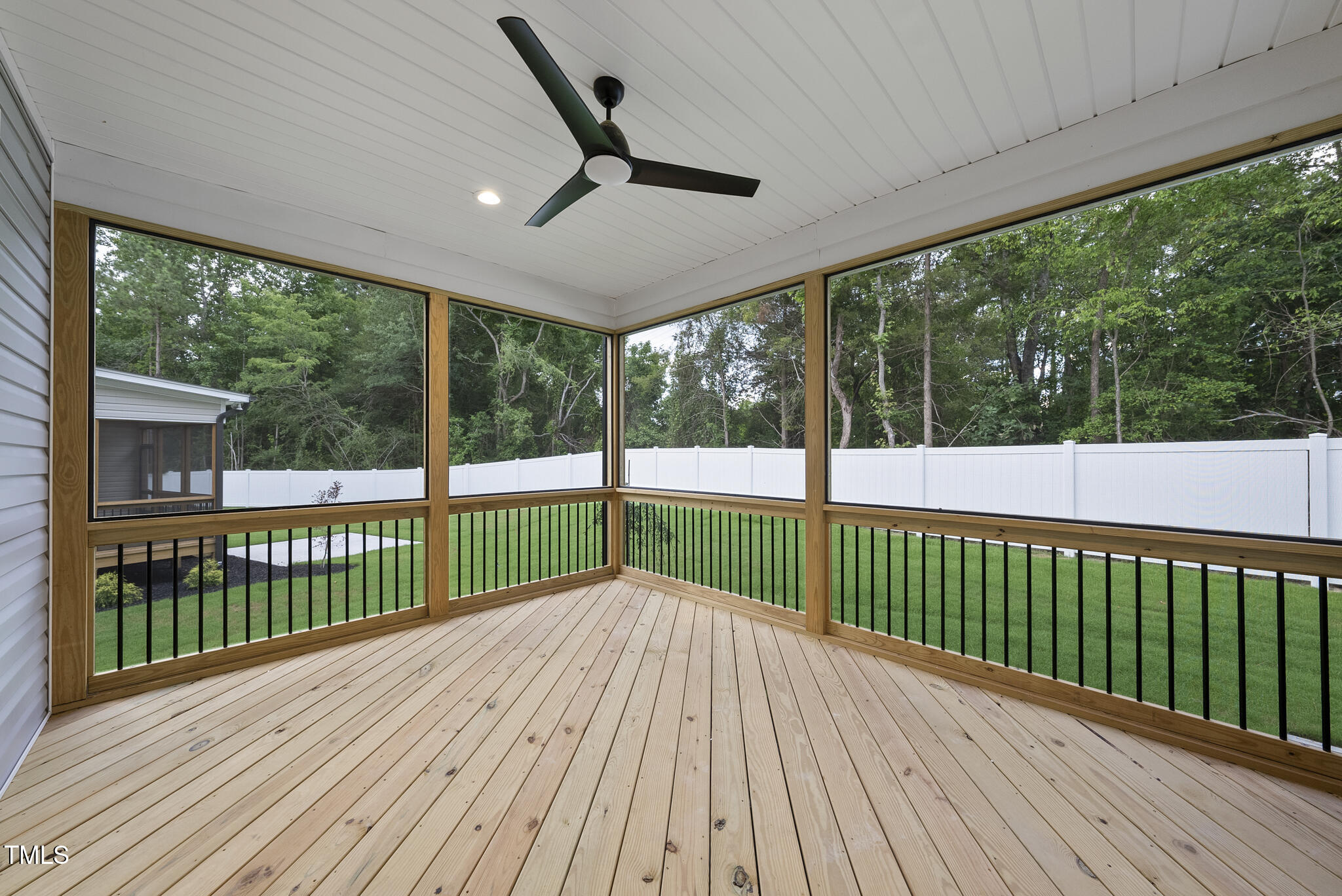 2621 Silver Gate Court