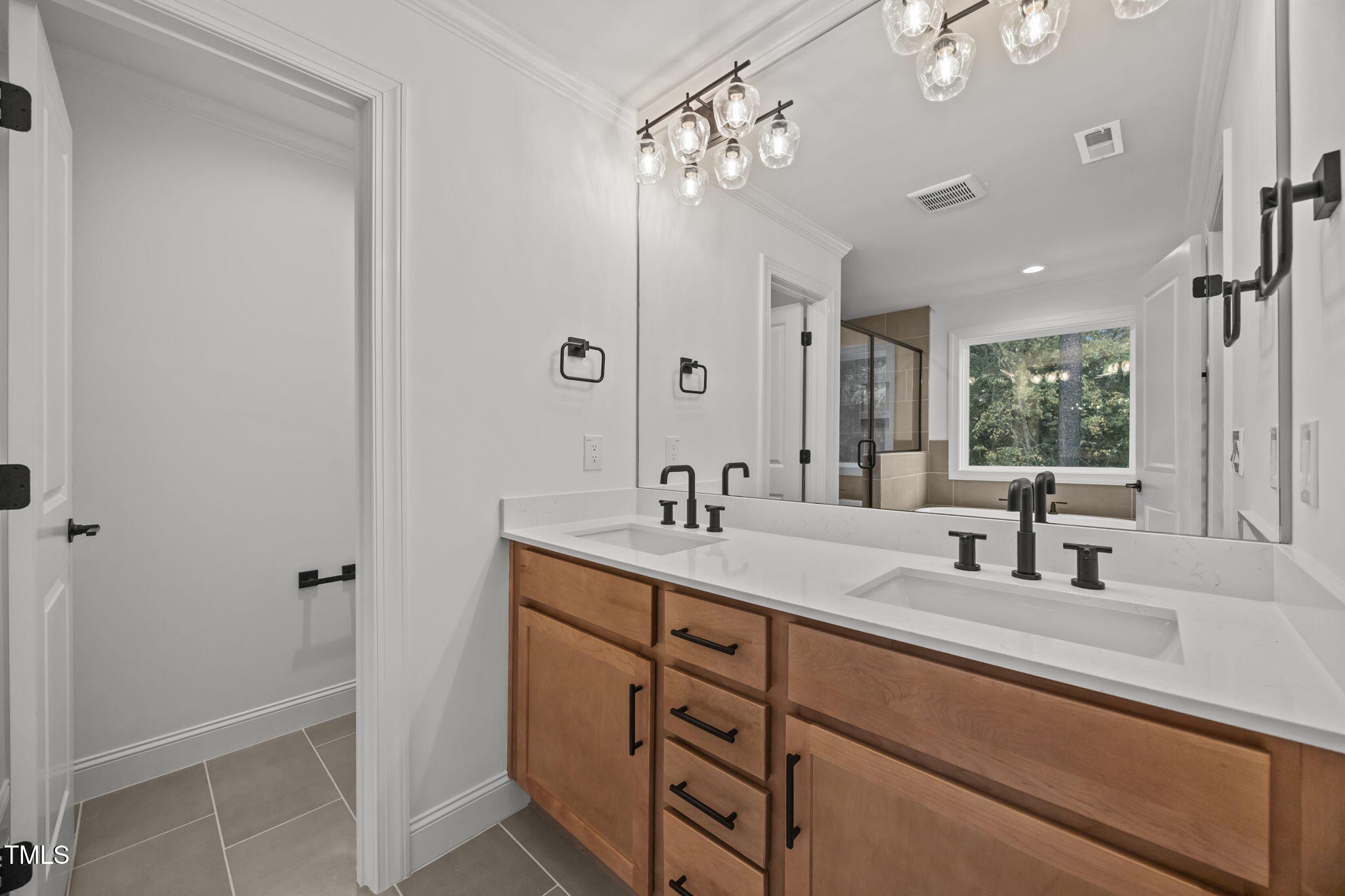 2621 Silver Gate Court