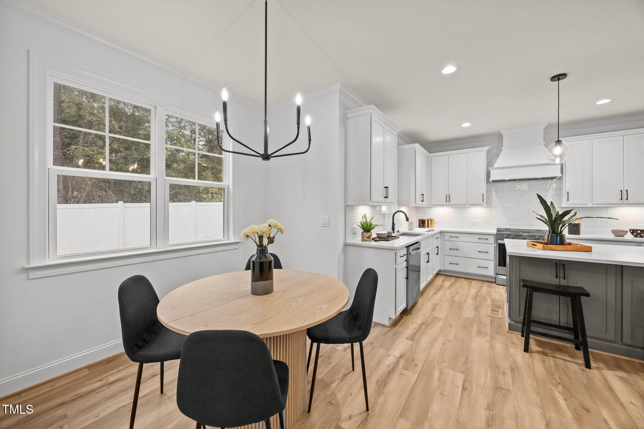 2621 Silver Gate Court