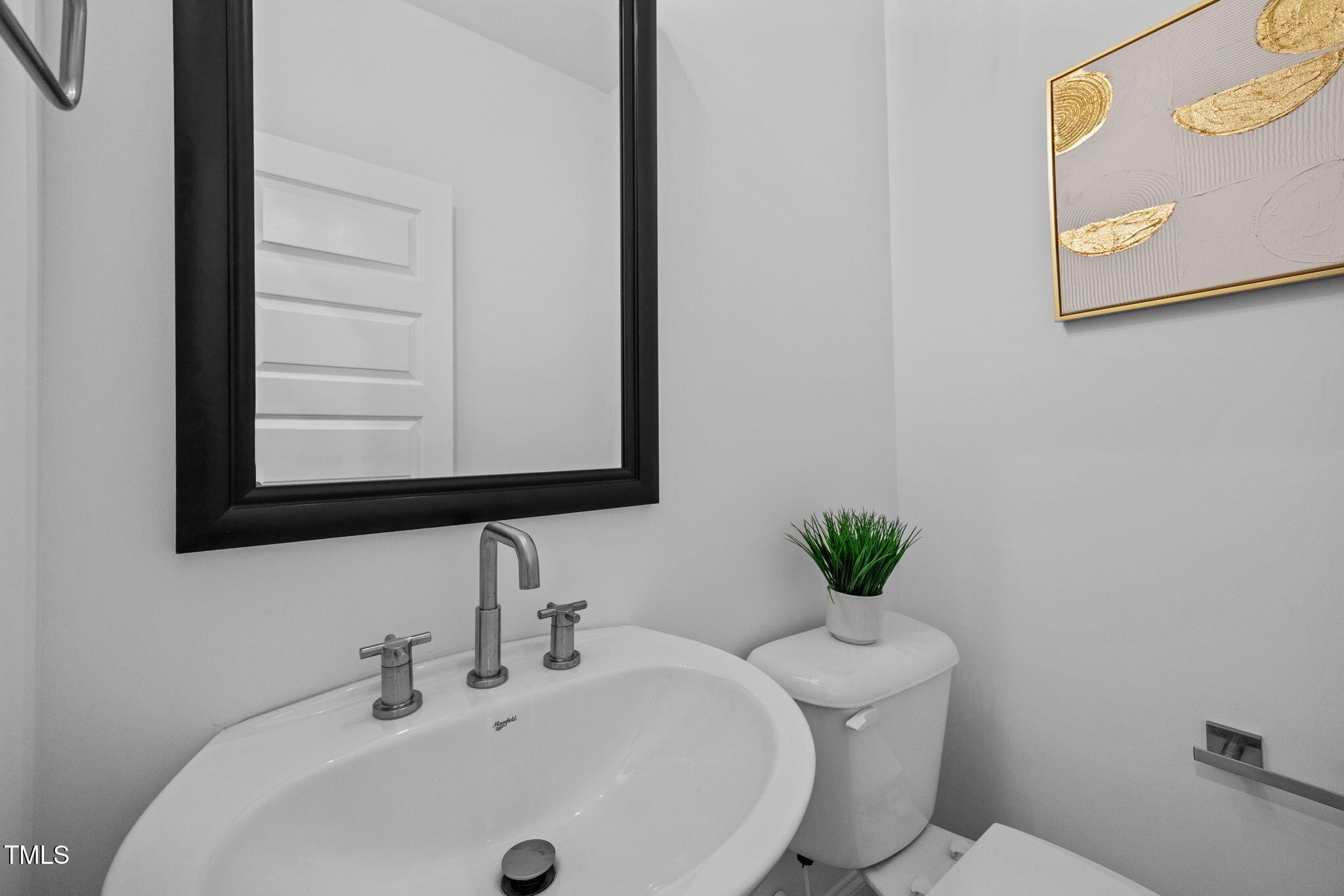 2617 Silver Gate Court