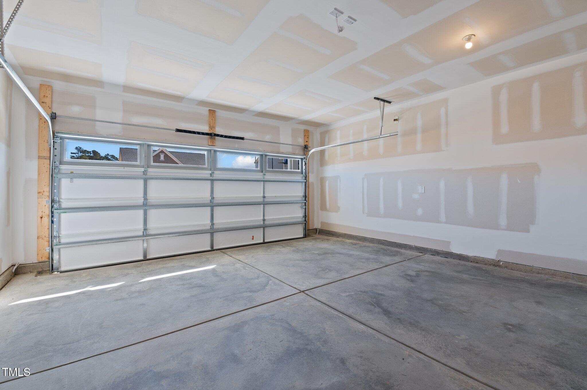 26 Rolling Banks Drive
