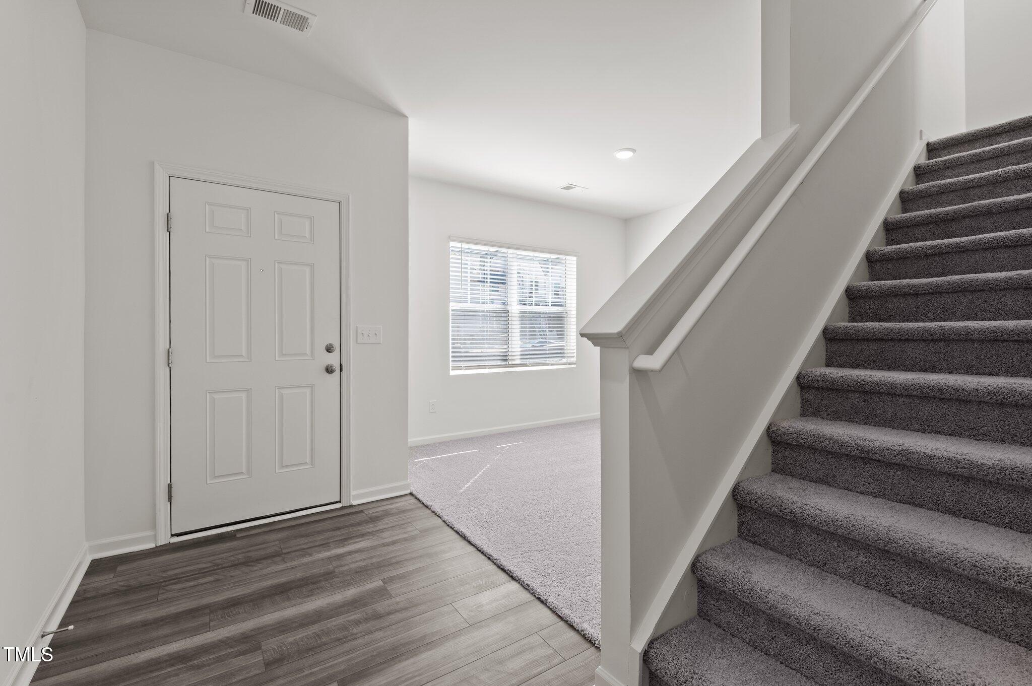 26 Rolling Banks Drive