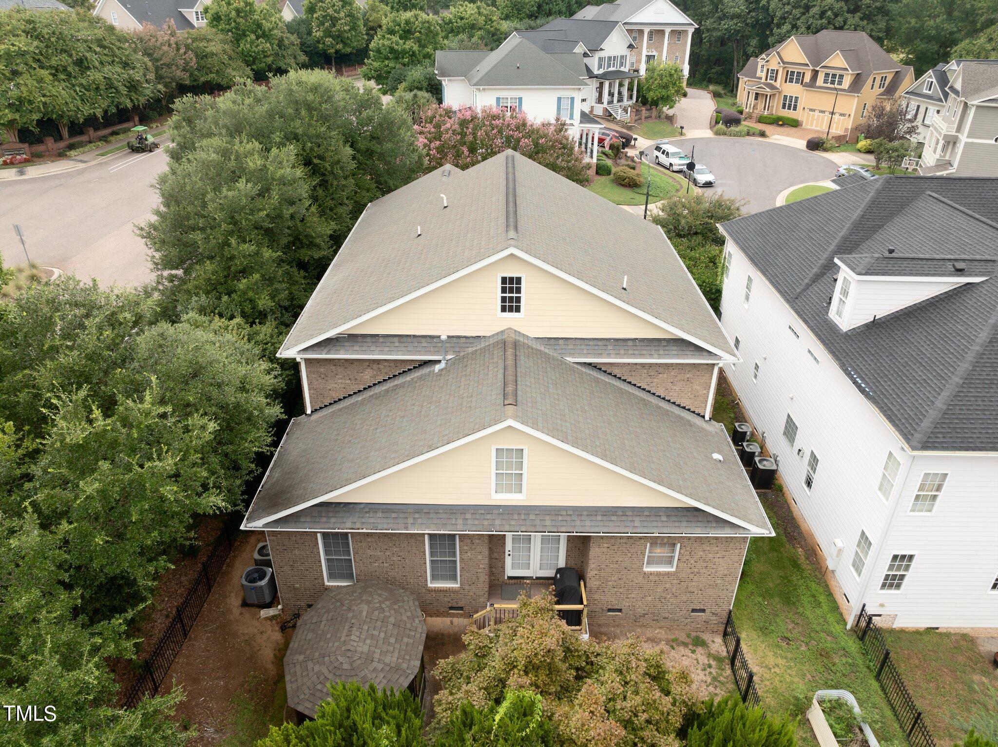 2700 Charleston Oaks Drive