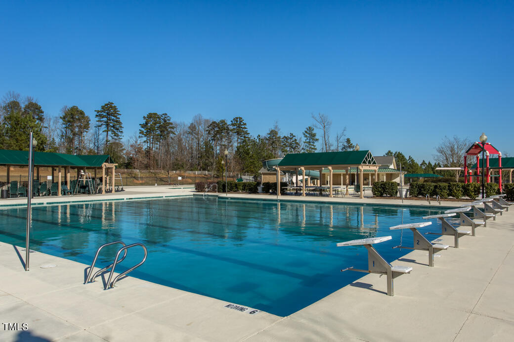 2700 Charleston Oaks Drive