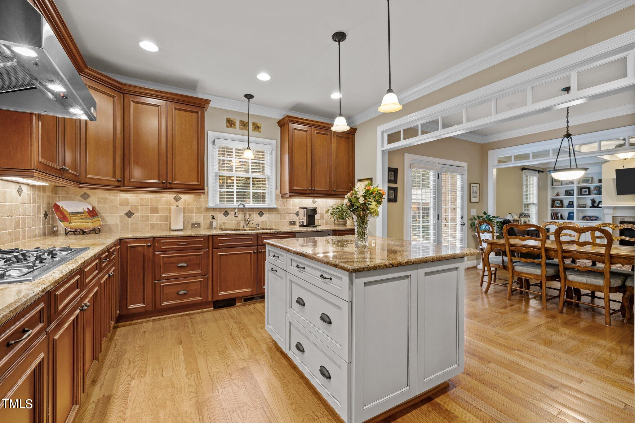 2700 Charleston Oaks Drive