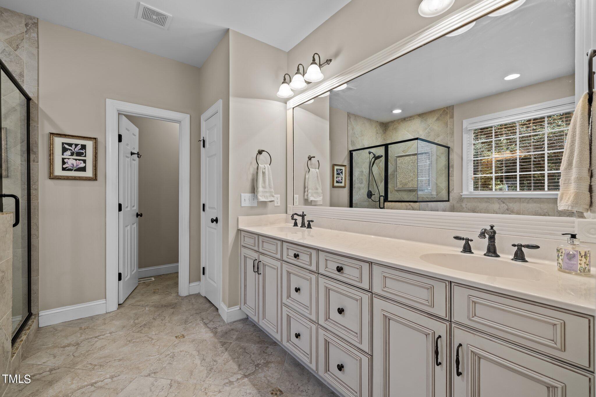 2700 Charleston Oaks Drive
