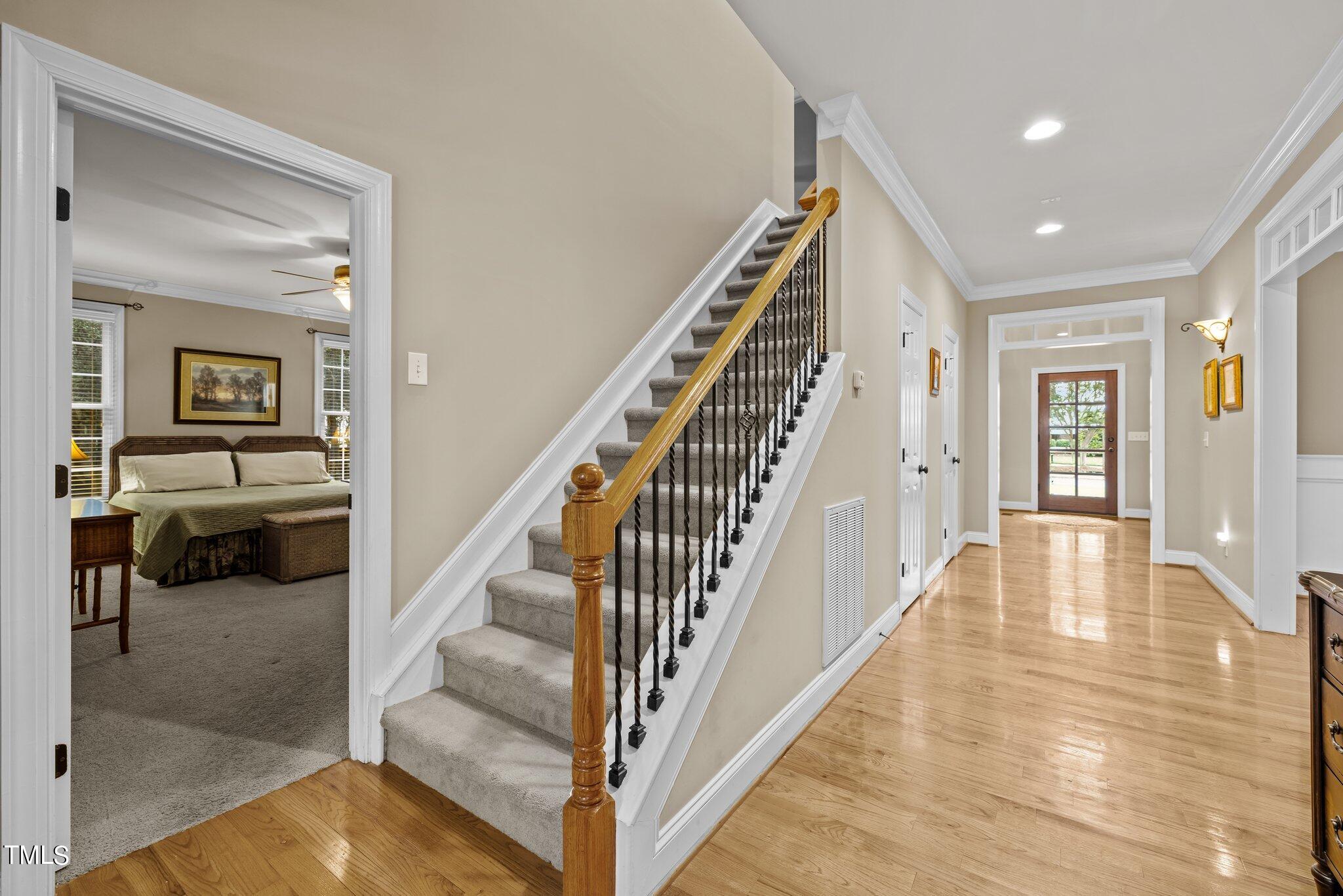 2700 Charleston Oaks Drive