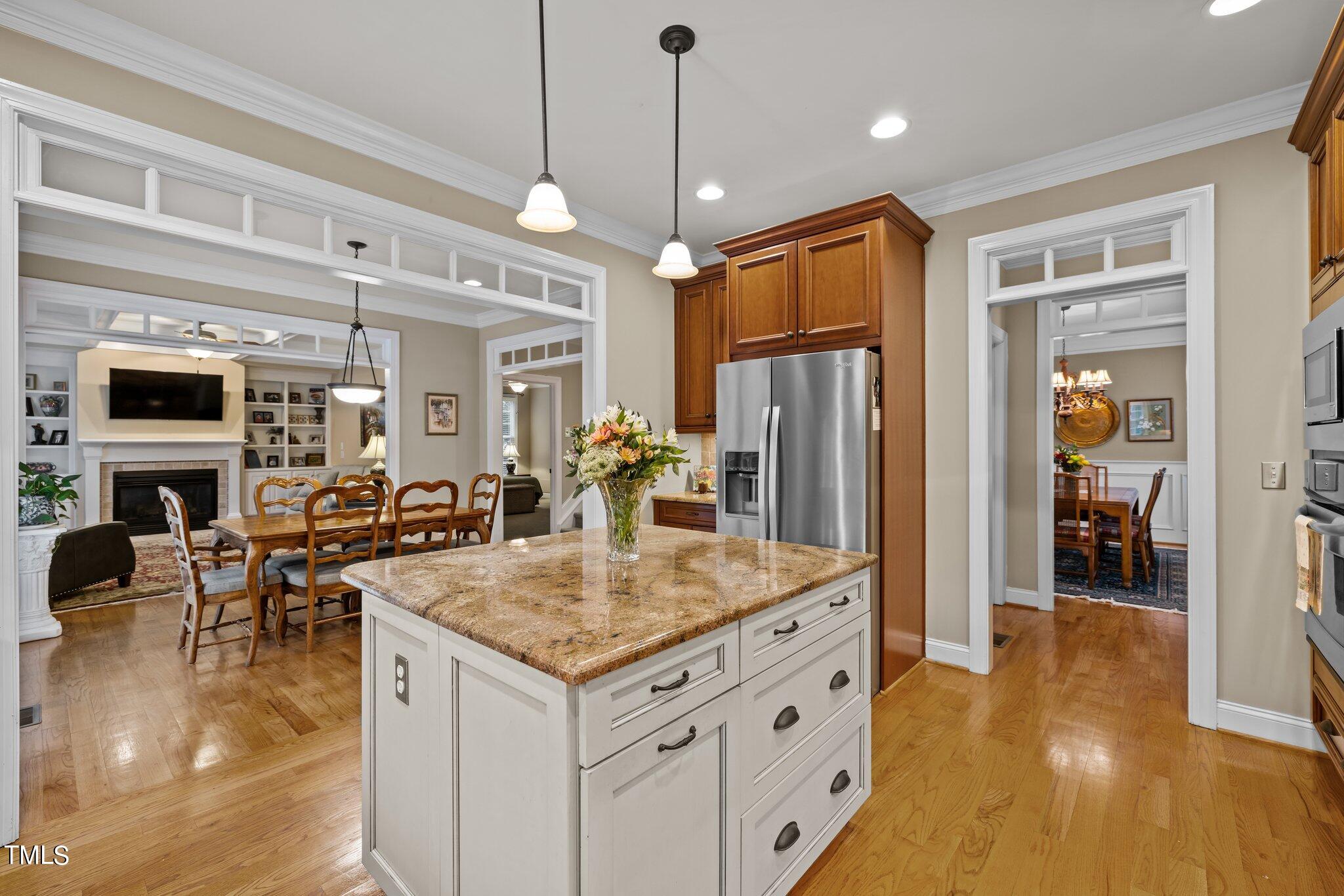 2700 Charleston Oaks Drive