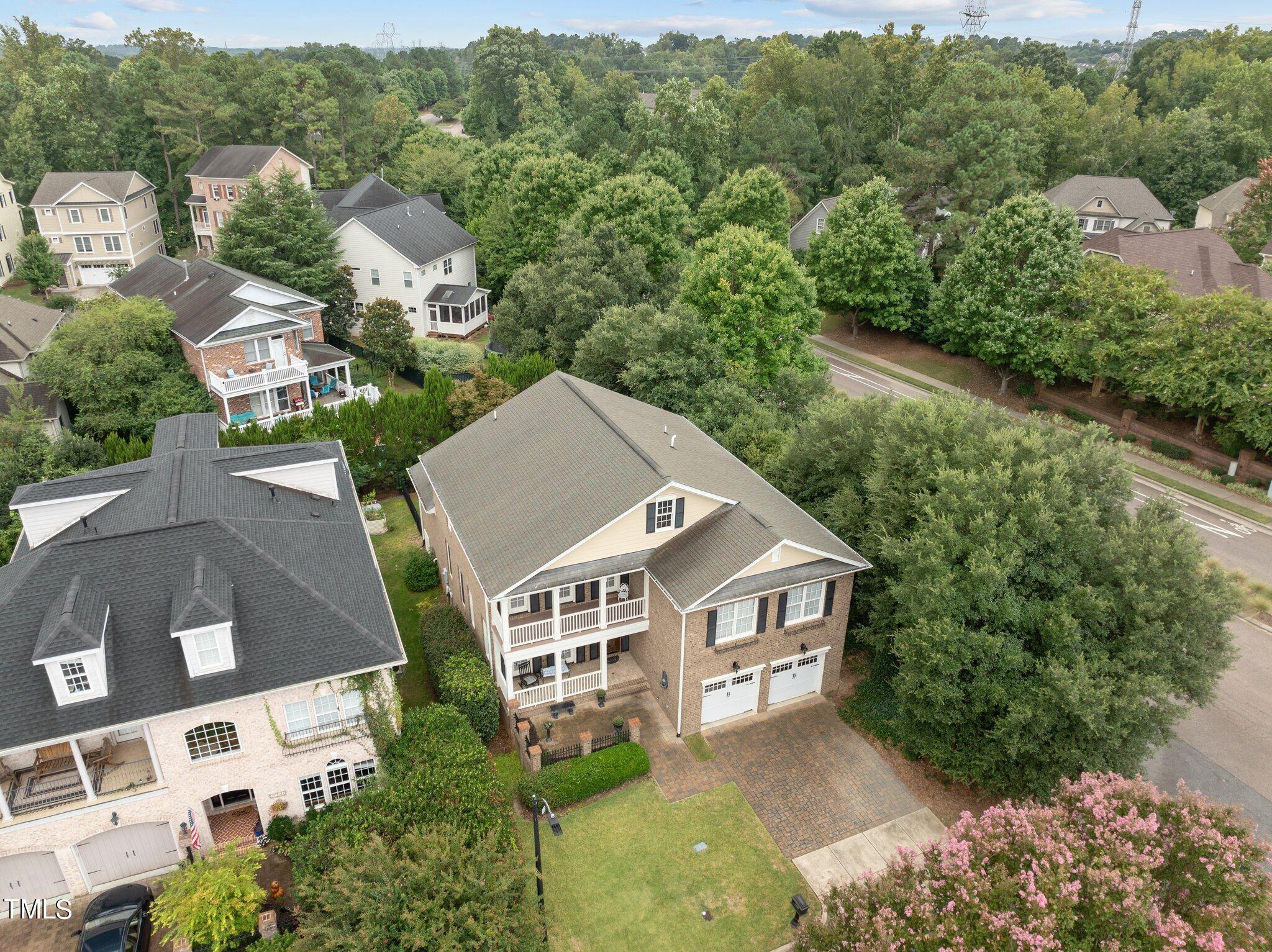 2700 Charleston Oaks Drive