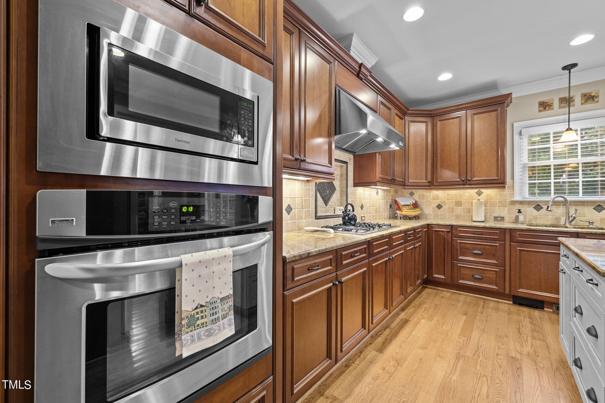 2700 Charleston Oaks Drive