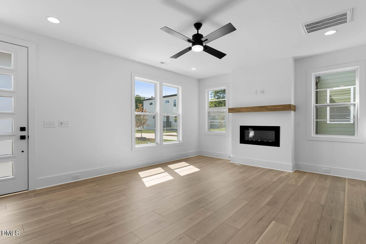 2337 E Main Street