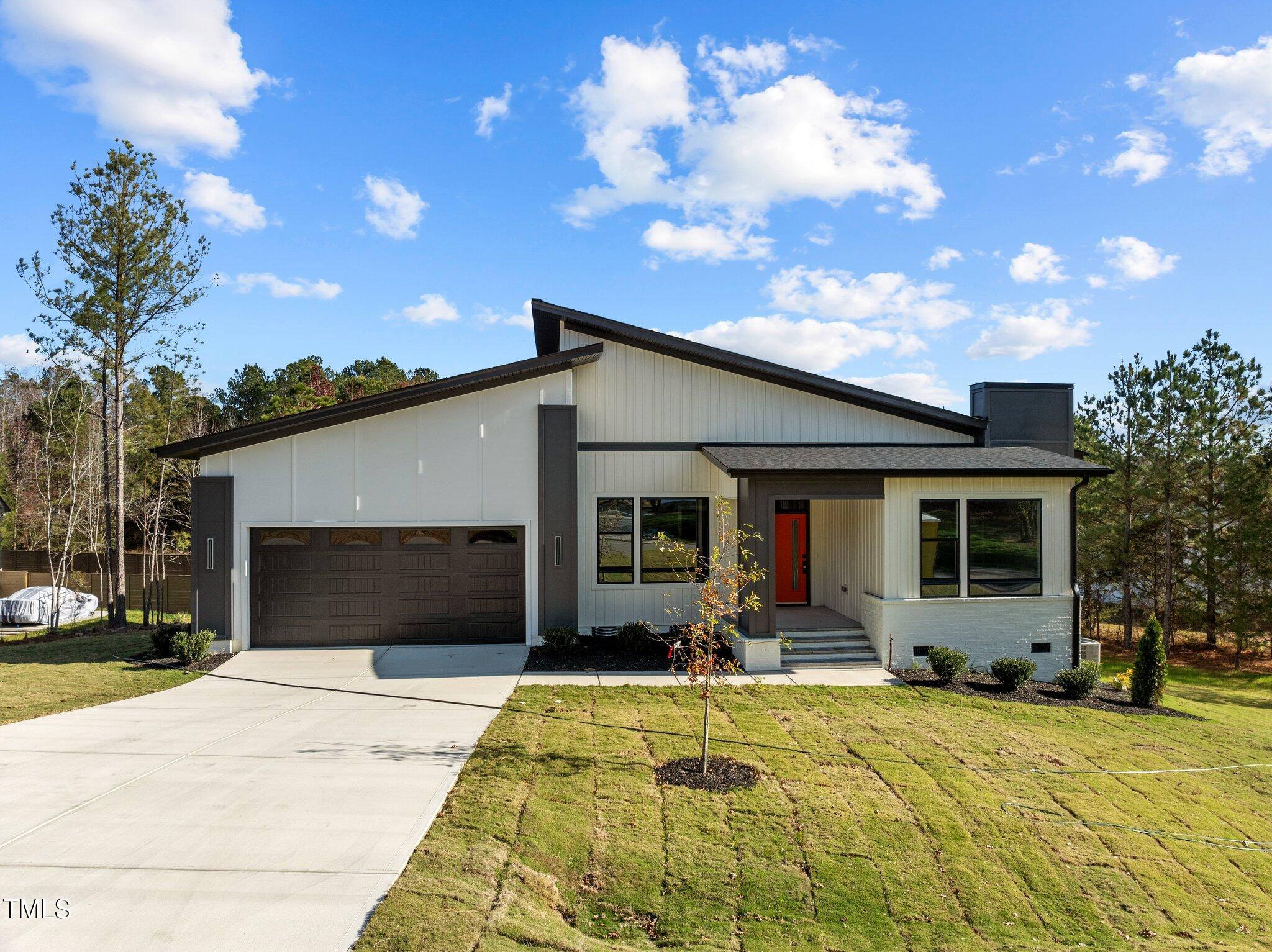 40 Woodford Way