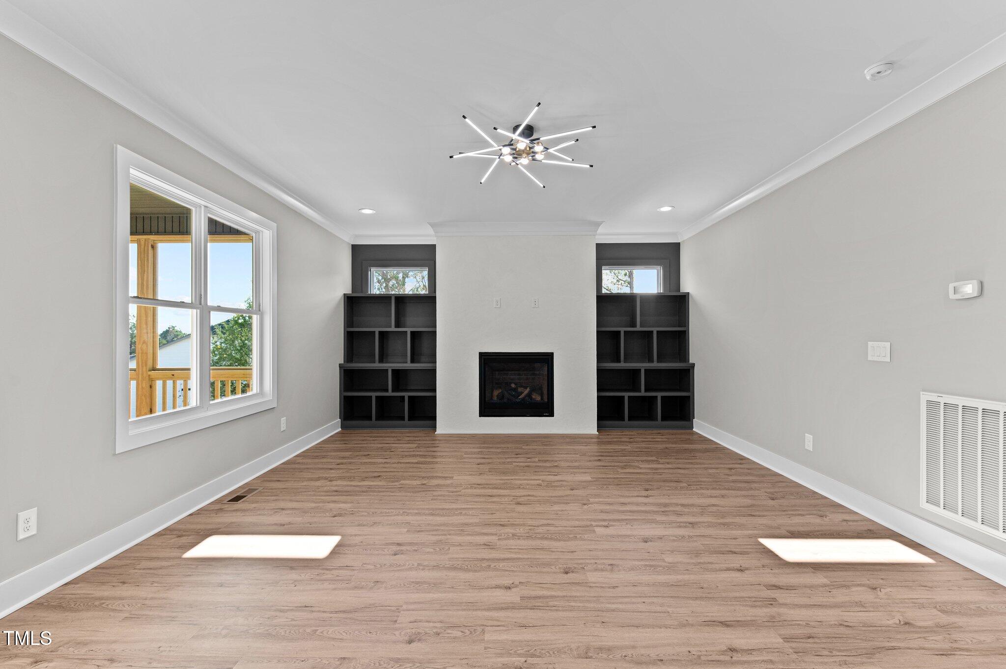 40 Woodford Way