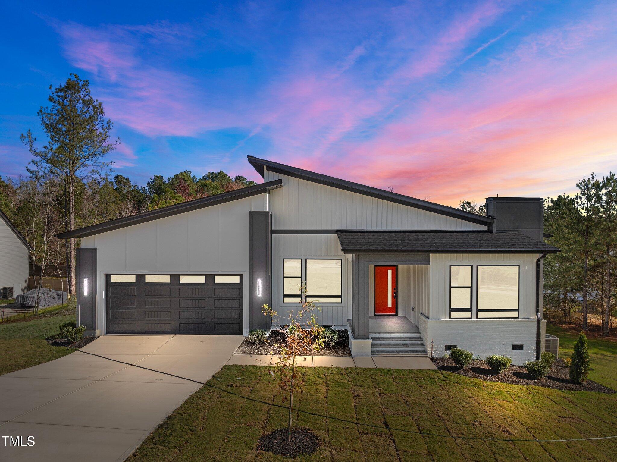 40 Woodford Way