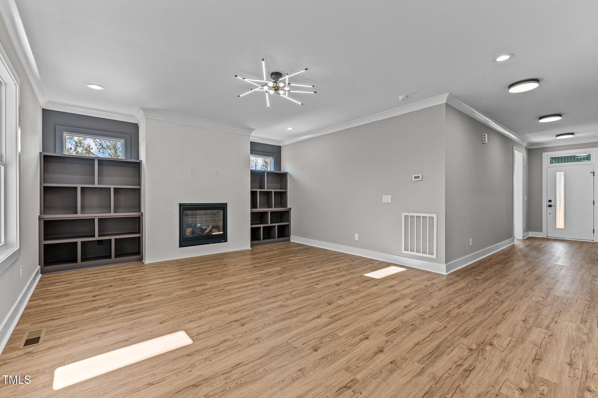 40 Woodford Way