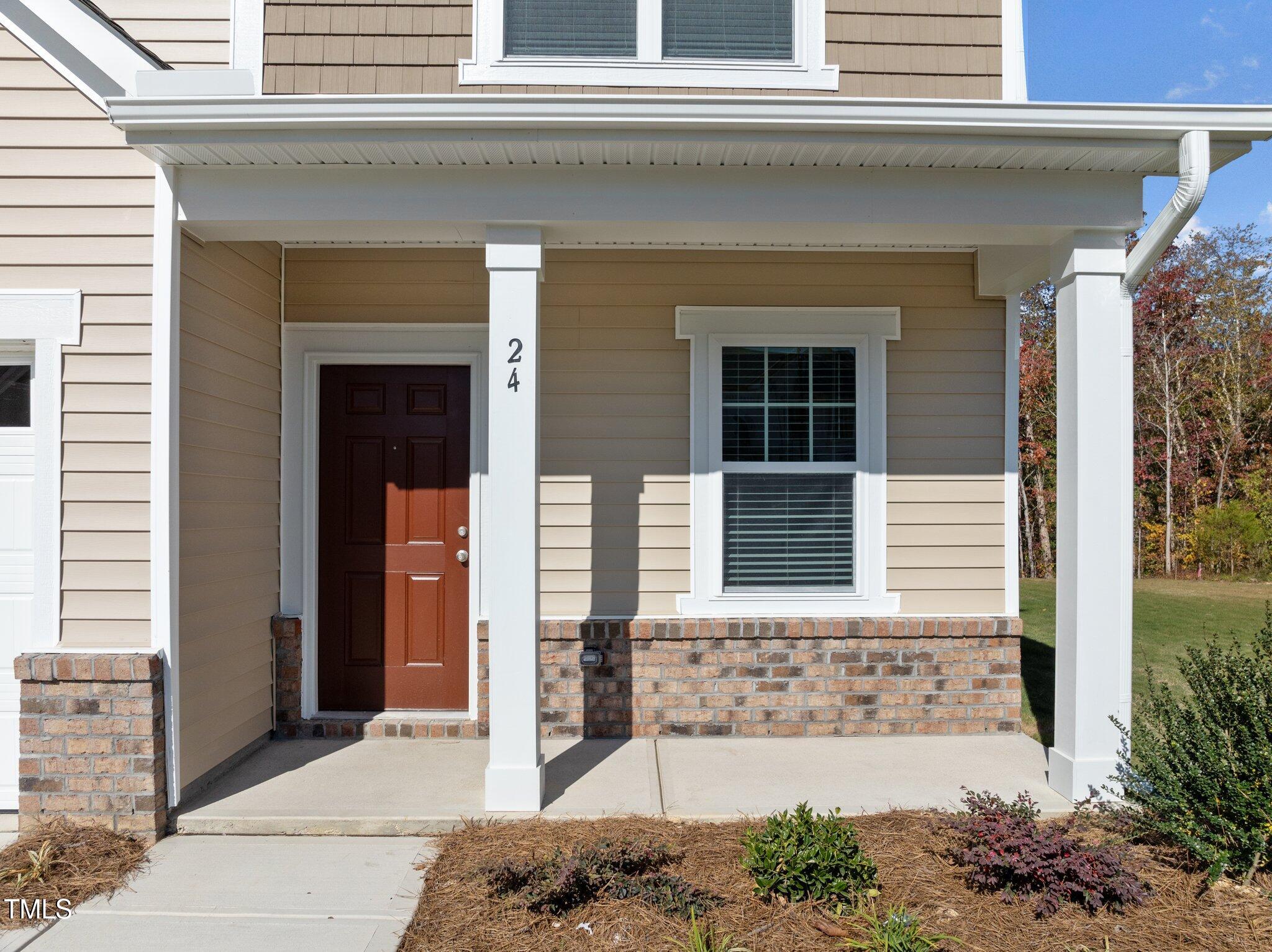 24 Rolling Banks Drive