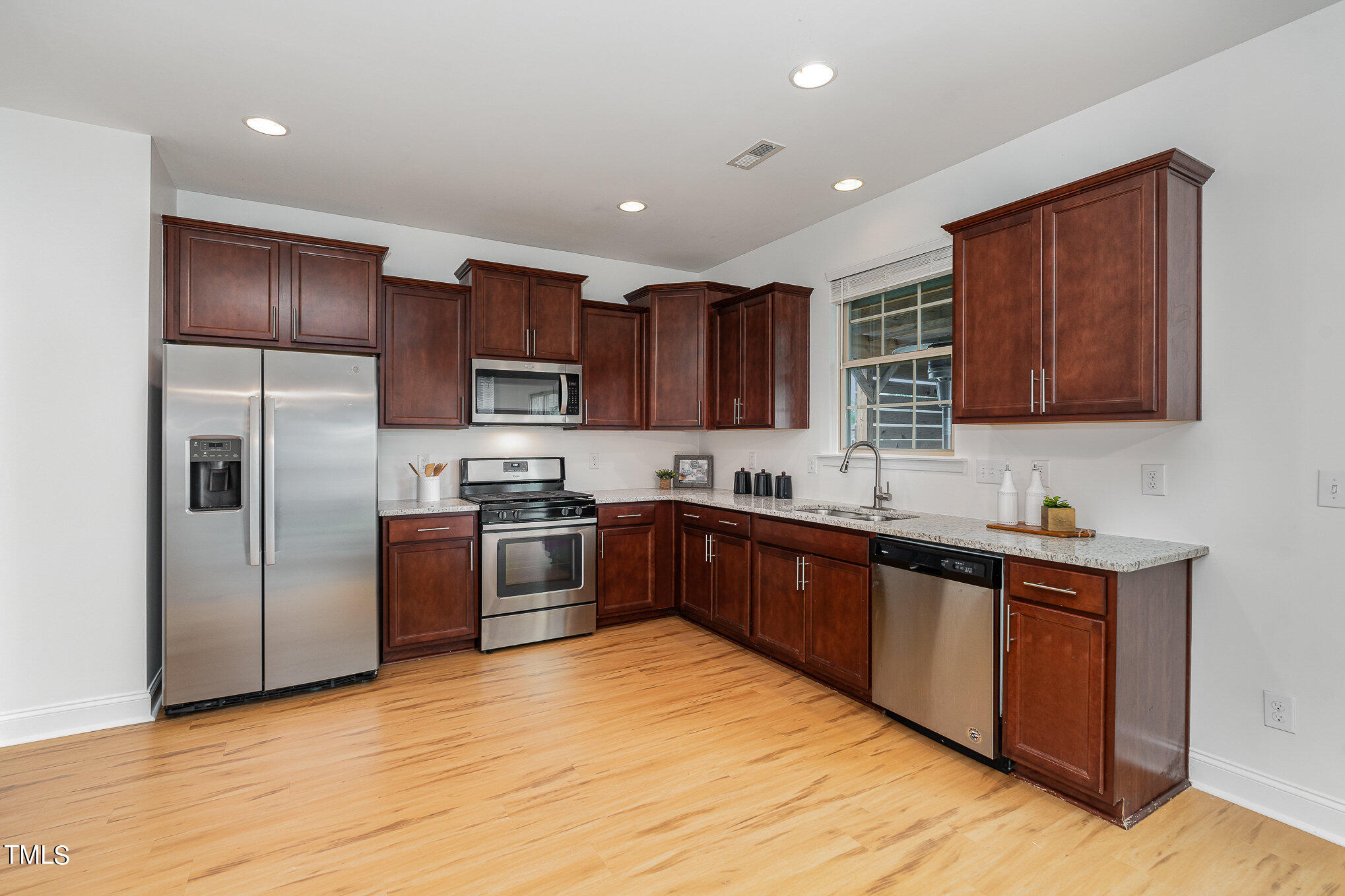 90 Flat Shoal Ln