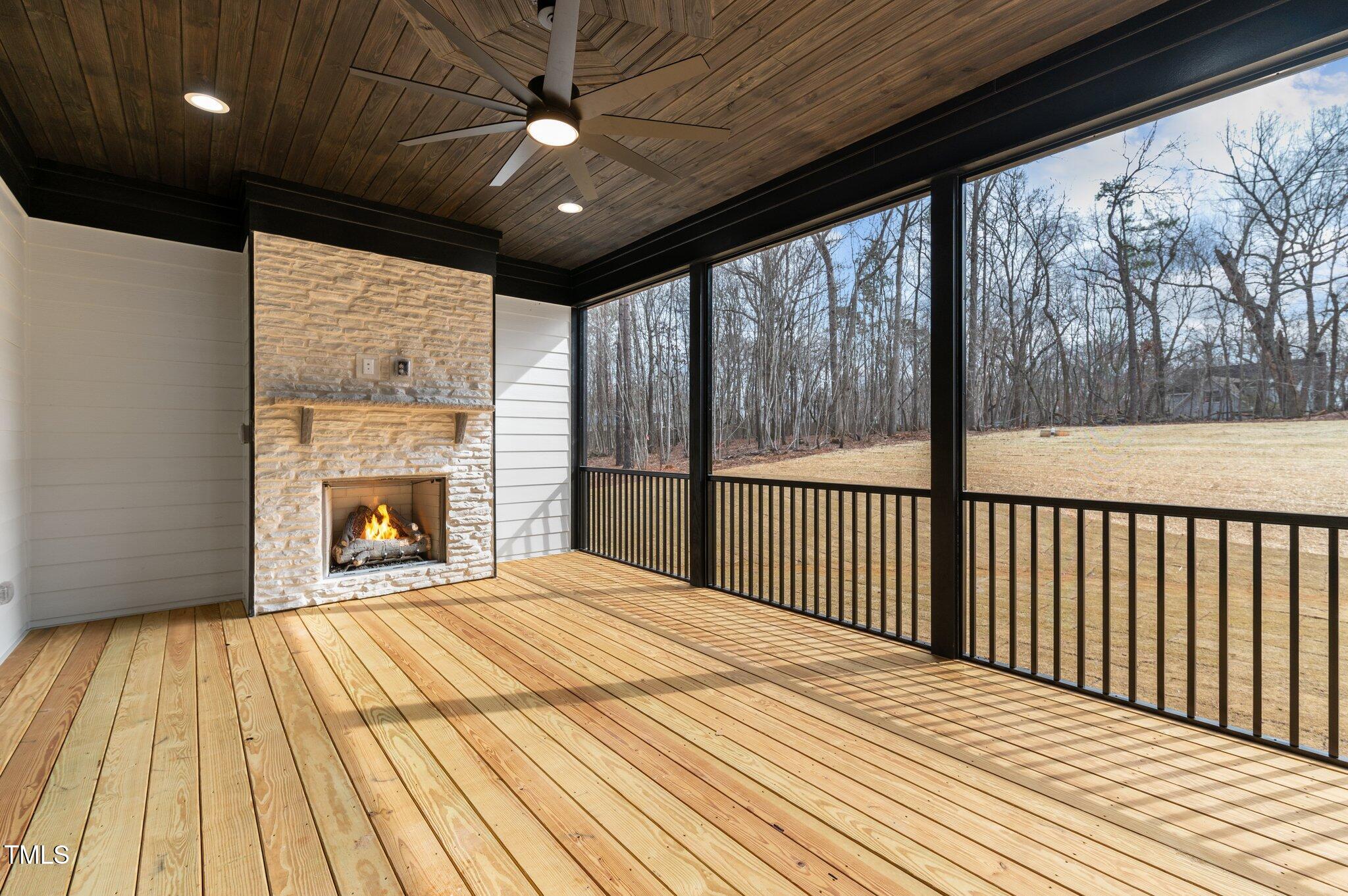 50 Chestnut Oak Drive
