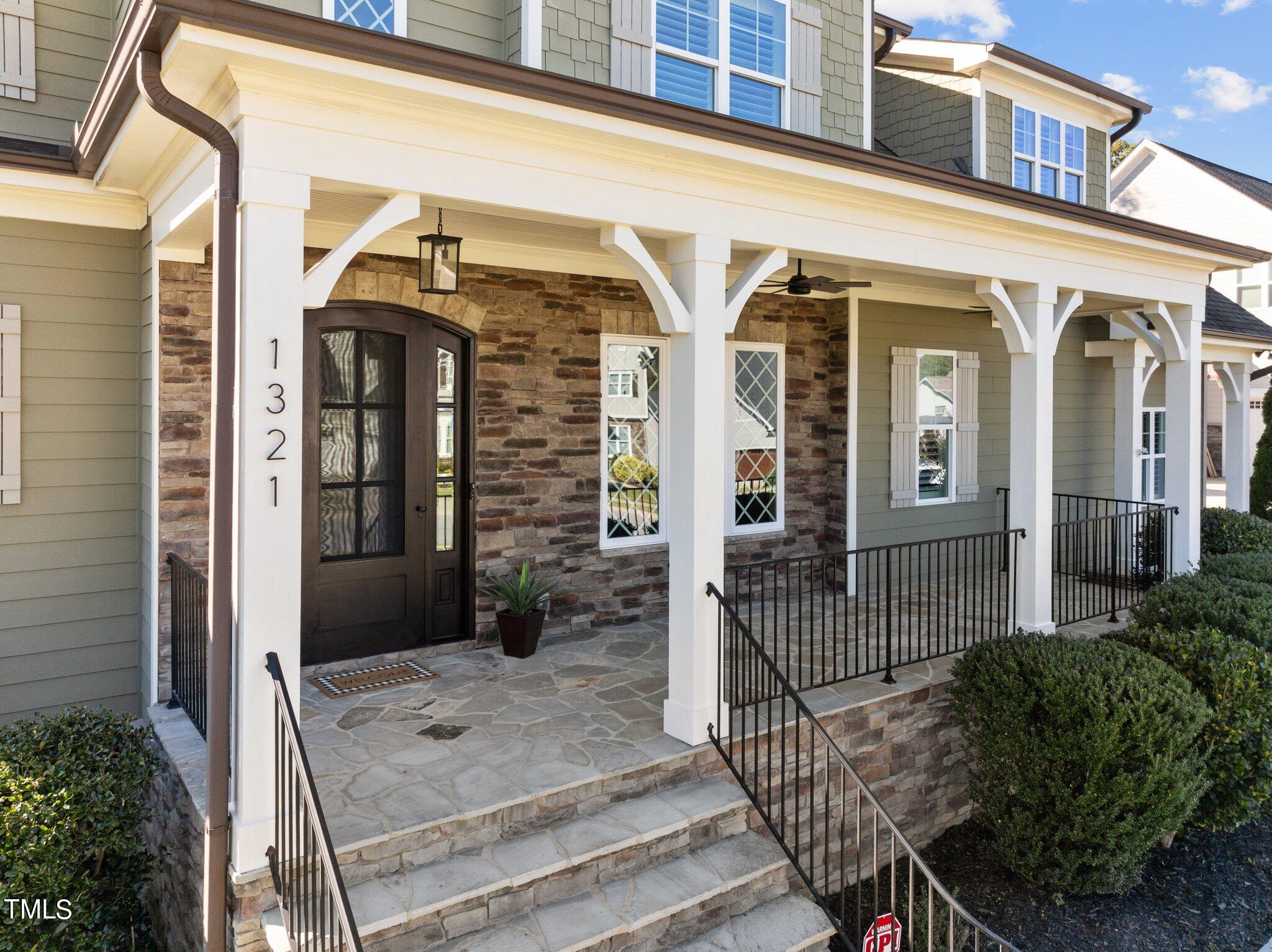 1321 Mackinaw Drive