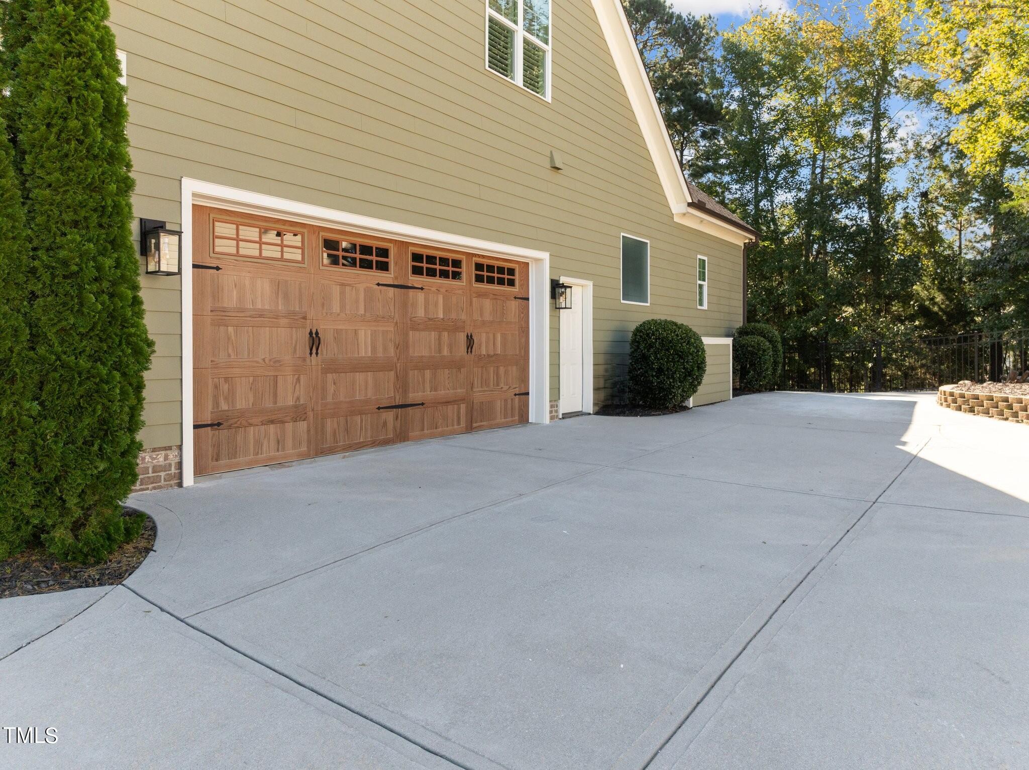 1321 Mackinaw Drive